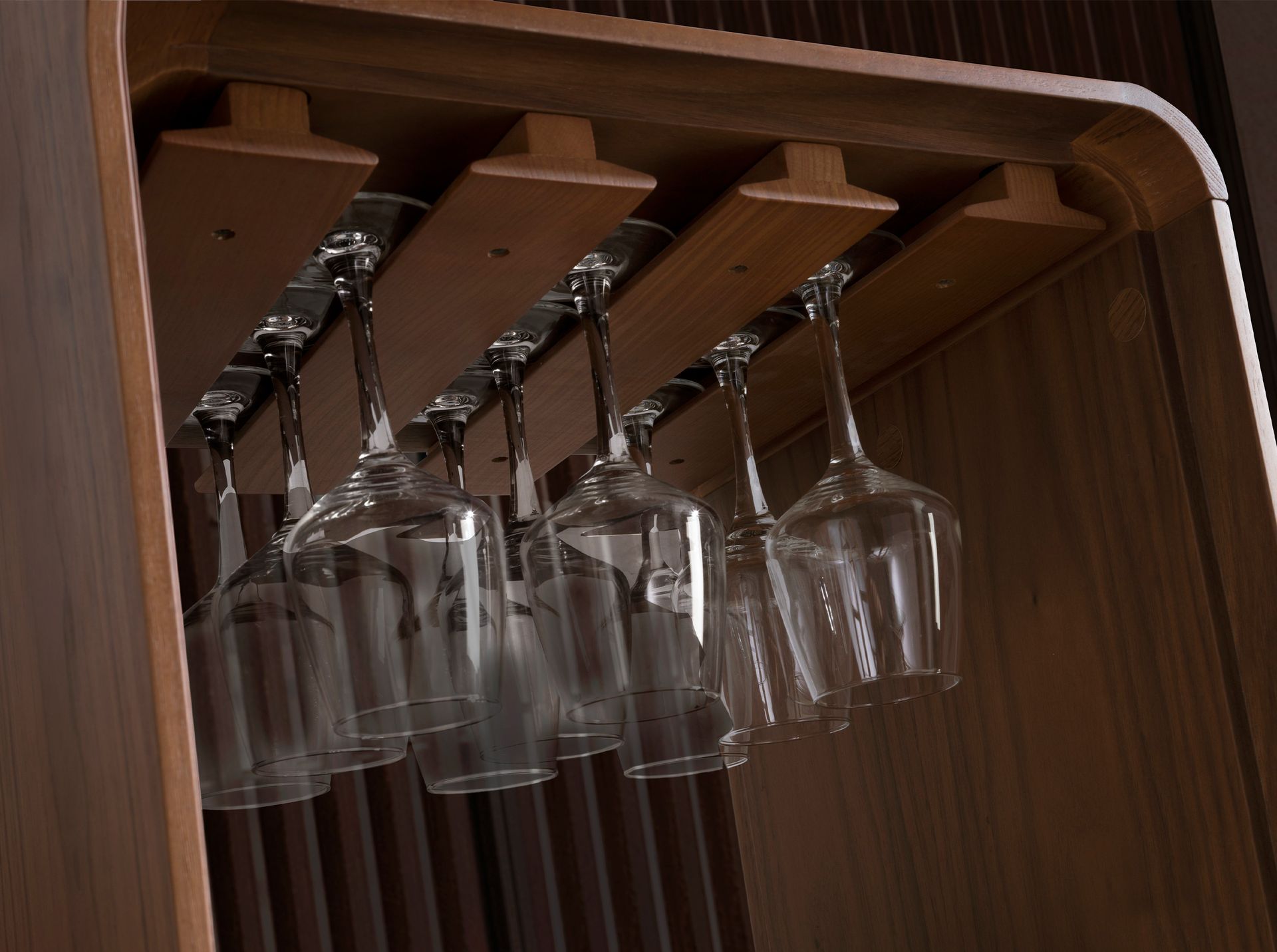 Mobile bar girevole in legno di noce