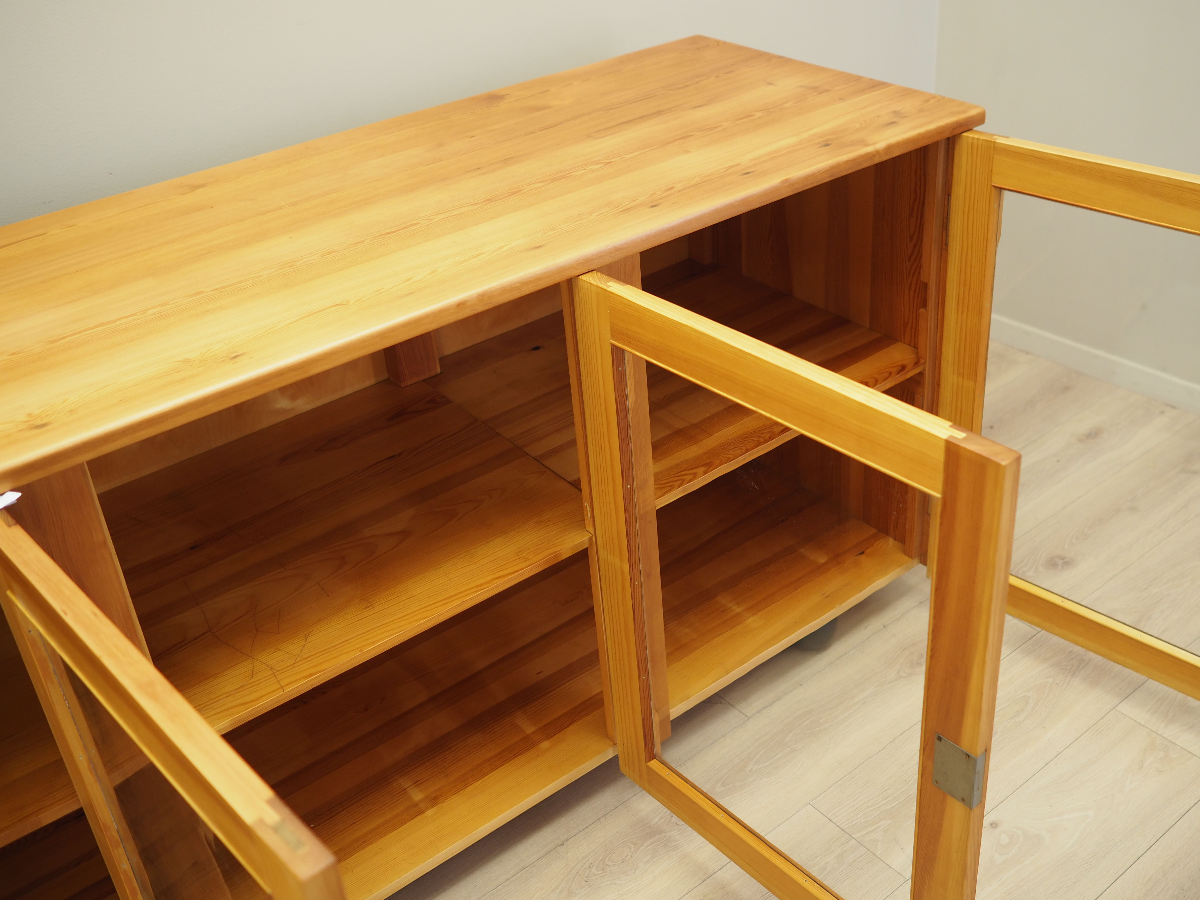 Display cabinet pine wood 1980s