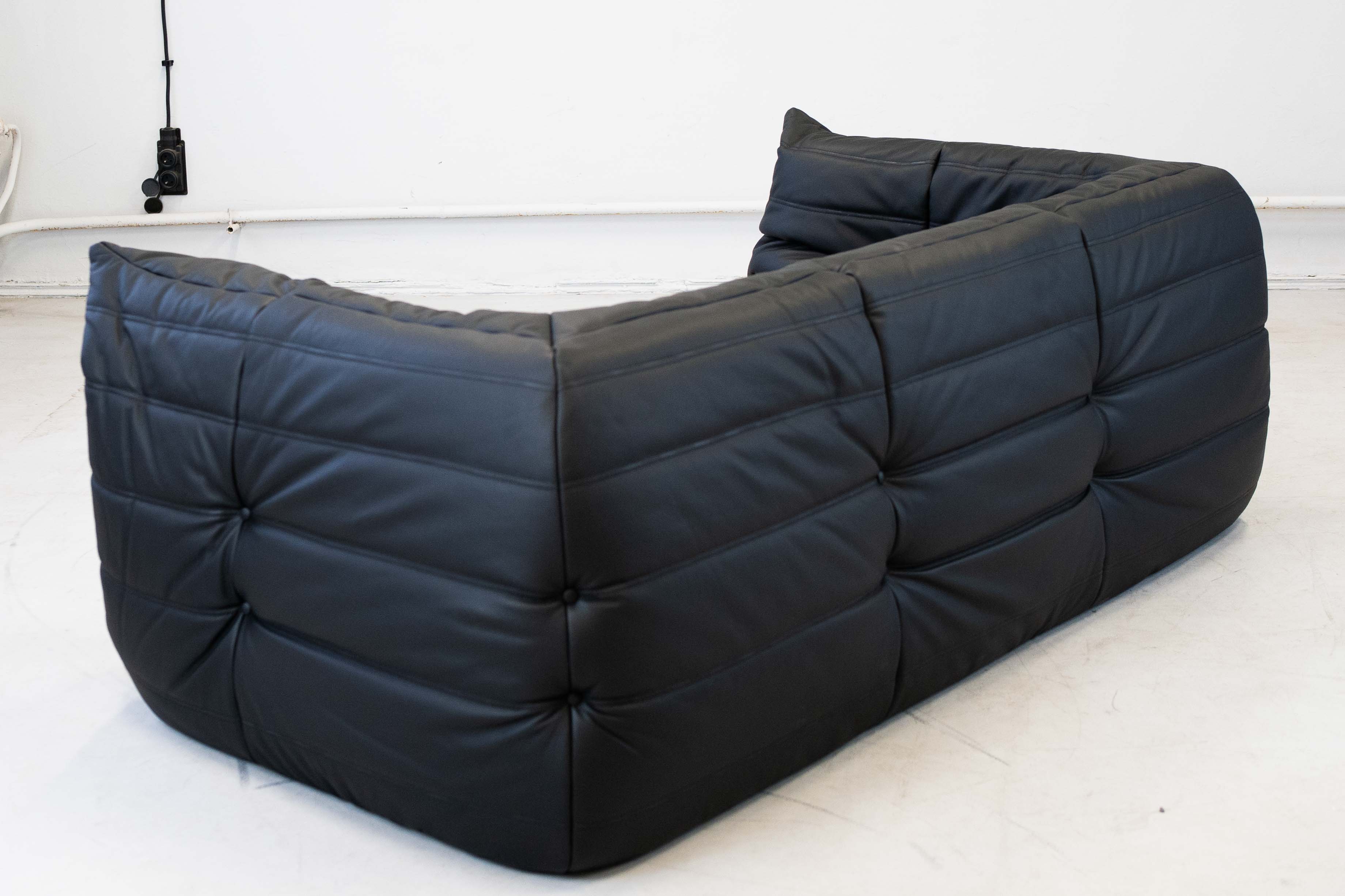 Togo Sofa 2-seater with armrest Madras leather Black