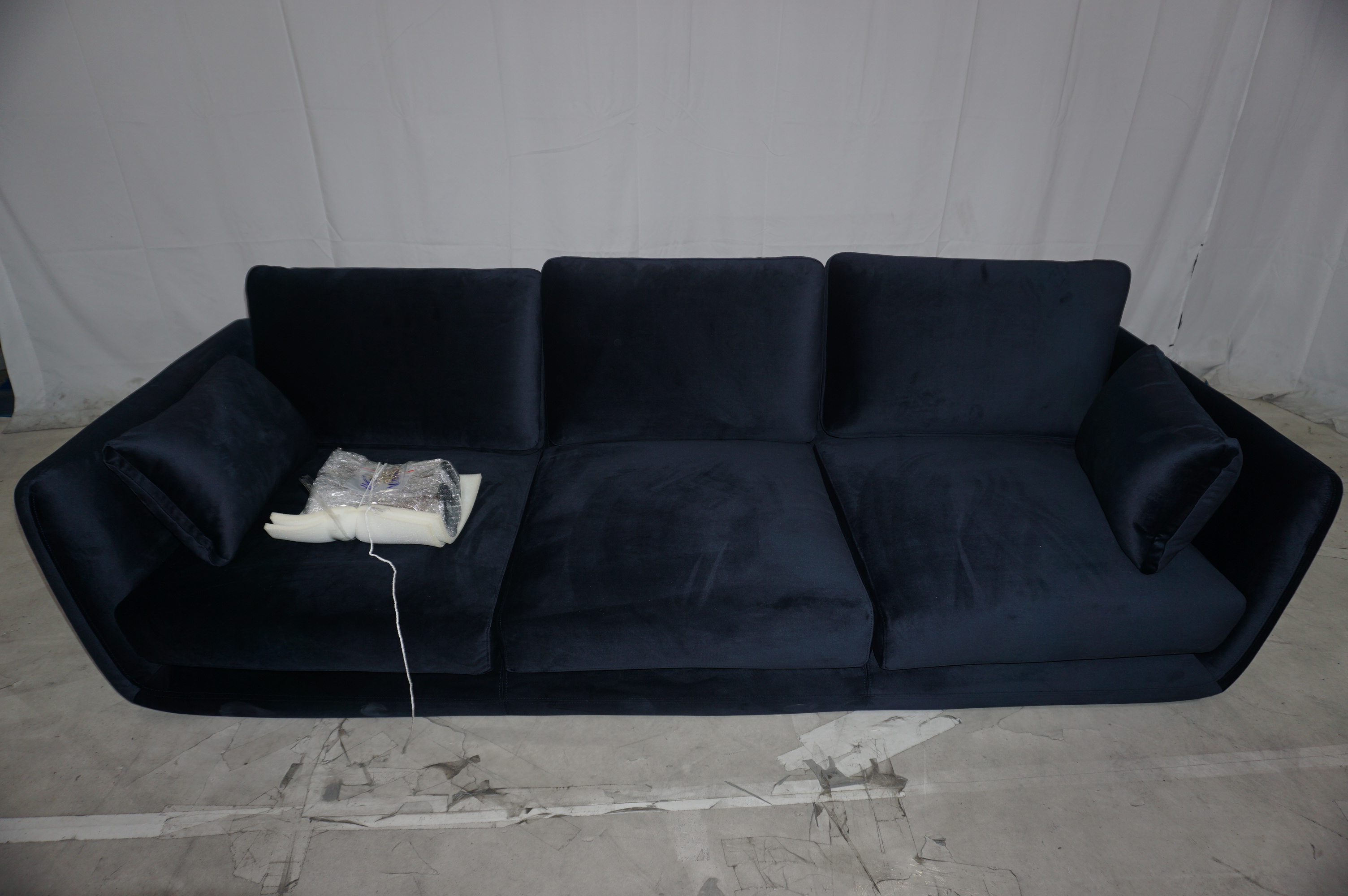 Sigrid Sofa 3-Sitzer Velour Lux Navy