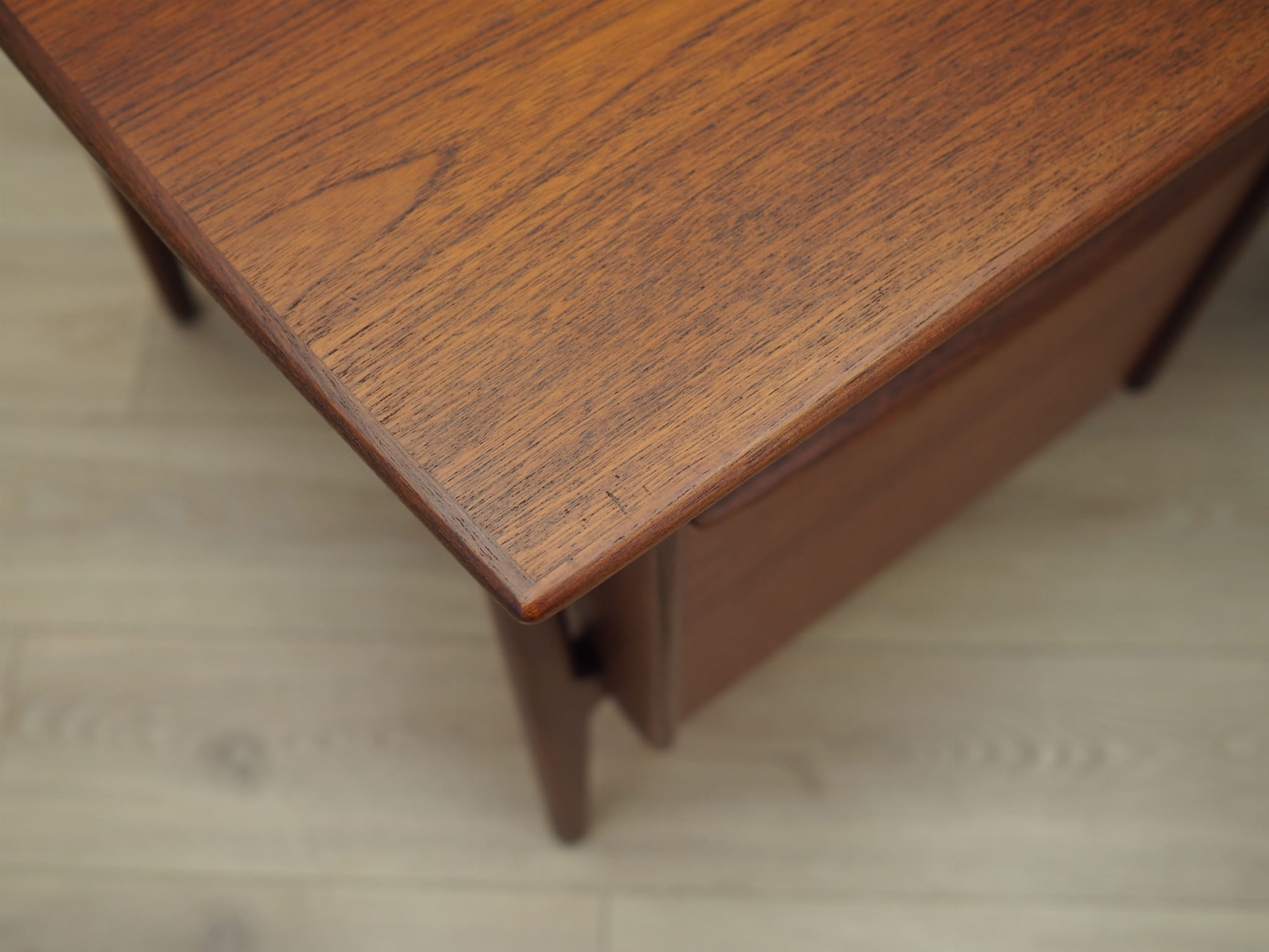 Vintage Schreibtisch Teakholz Braun 1960er Jahre