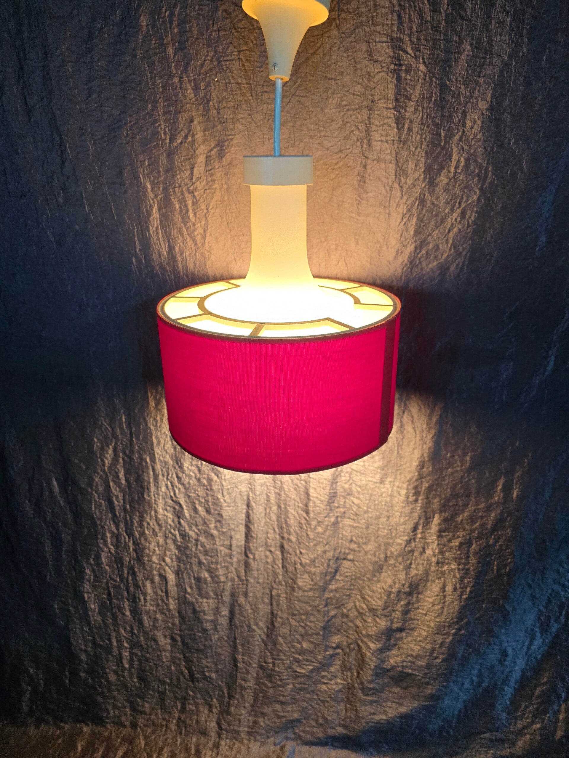 Hängelampe Kaiser 70er Jahre Weiß Glas Messing Vintage