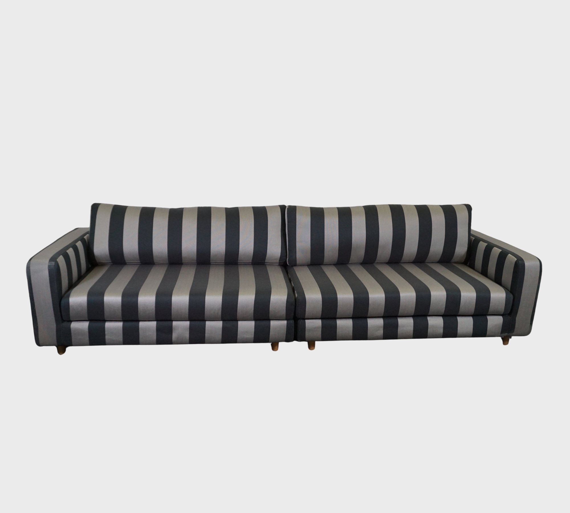 Dylan Sofa 4-Sitzer Line Latte Black