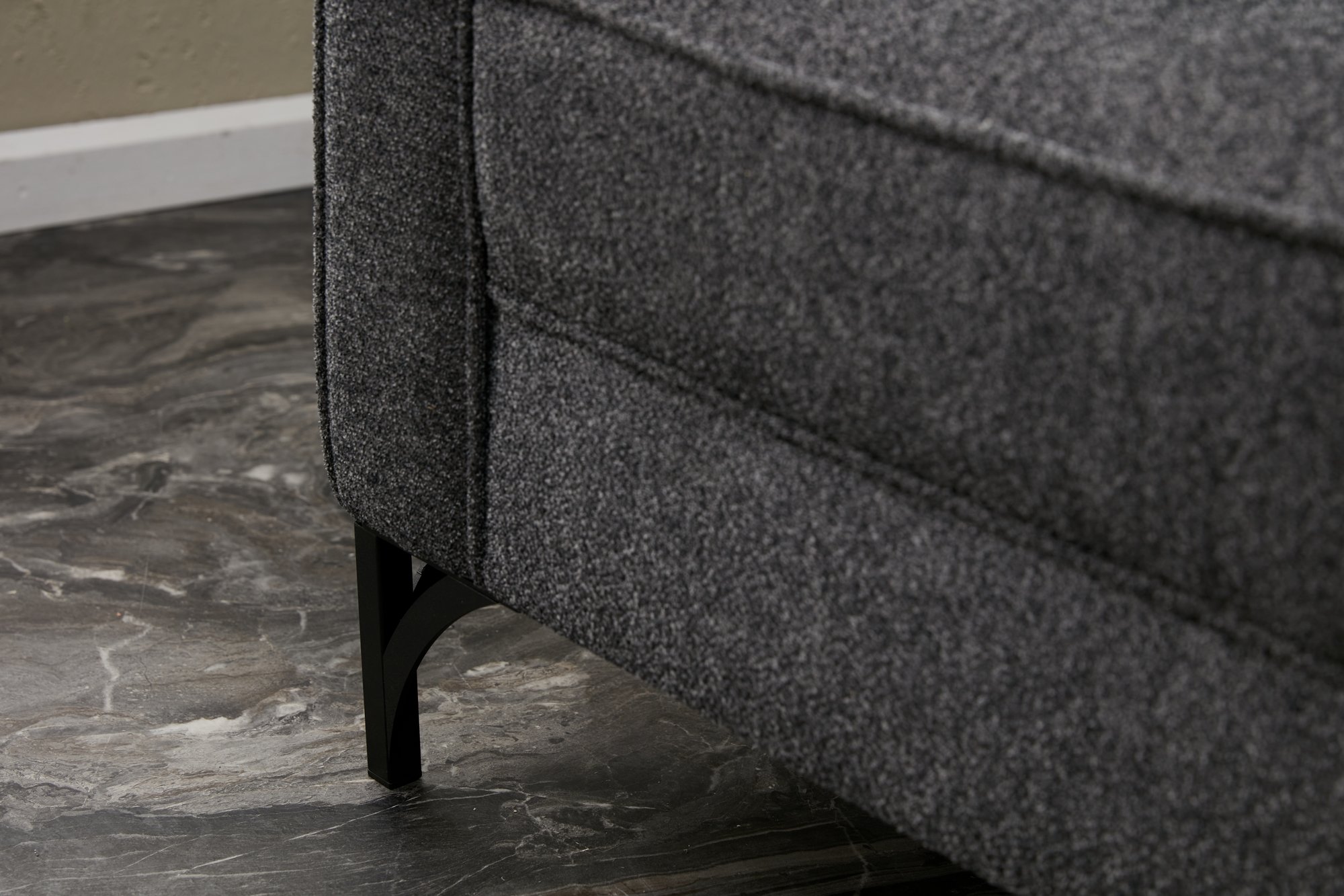 Lima Sofa Récamiere Links Anthrazit mit schwarzen Beinen