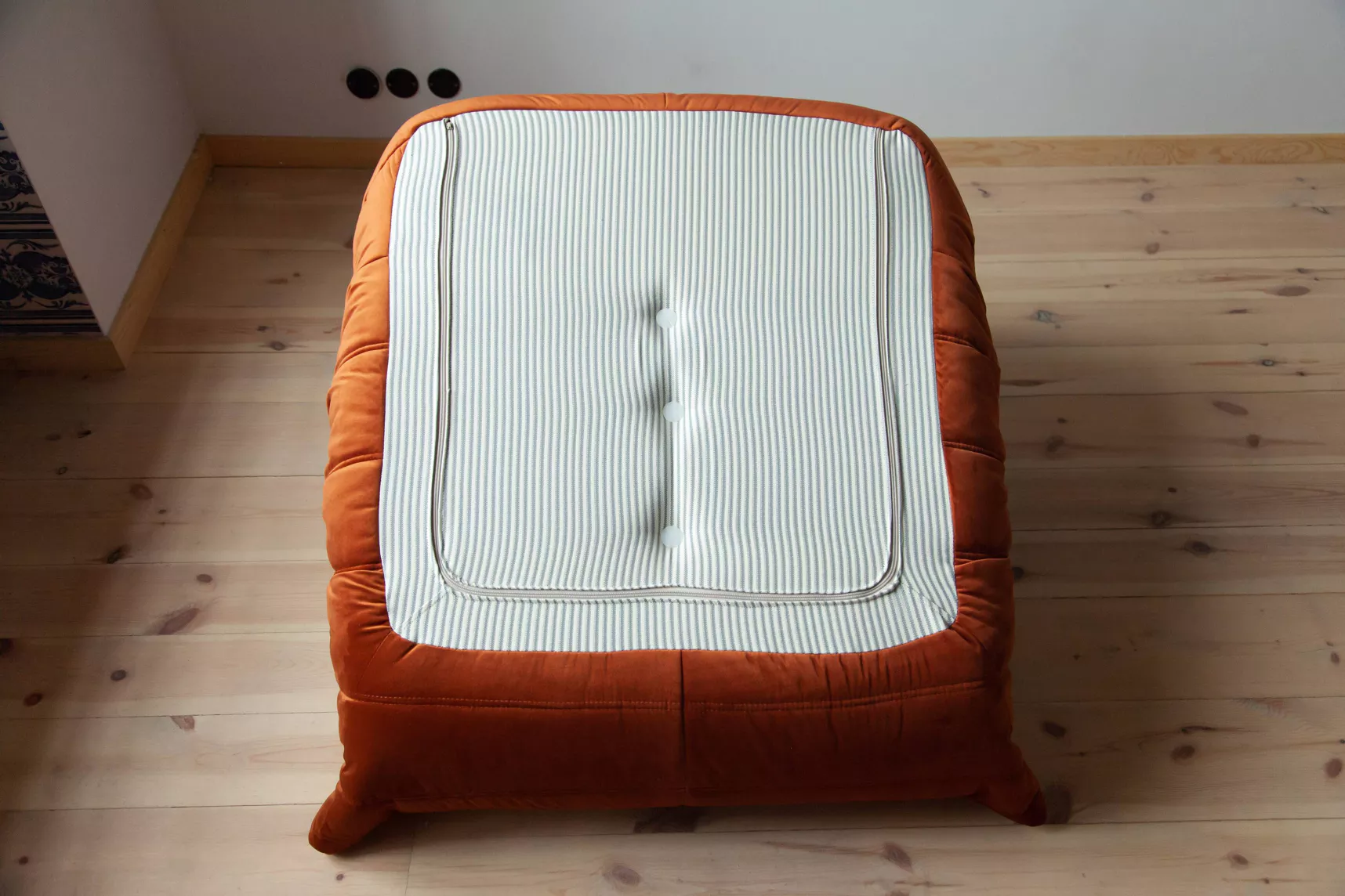 Togo Armchair and Ottoman Set Velvet Amber-Orange