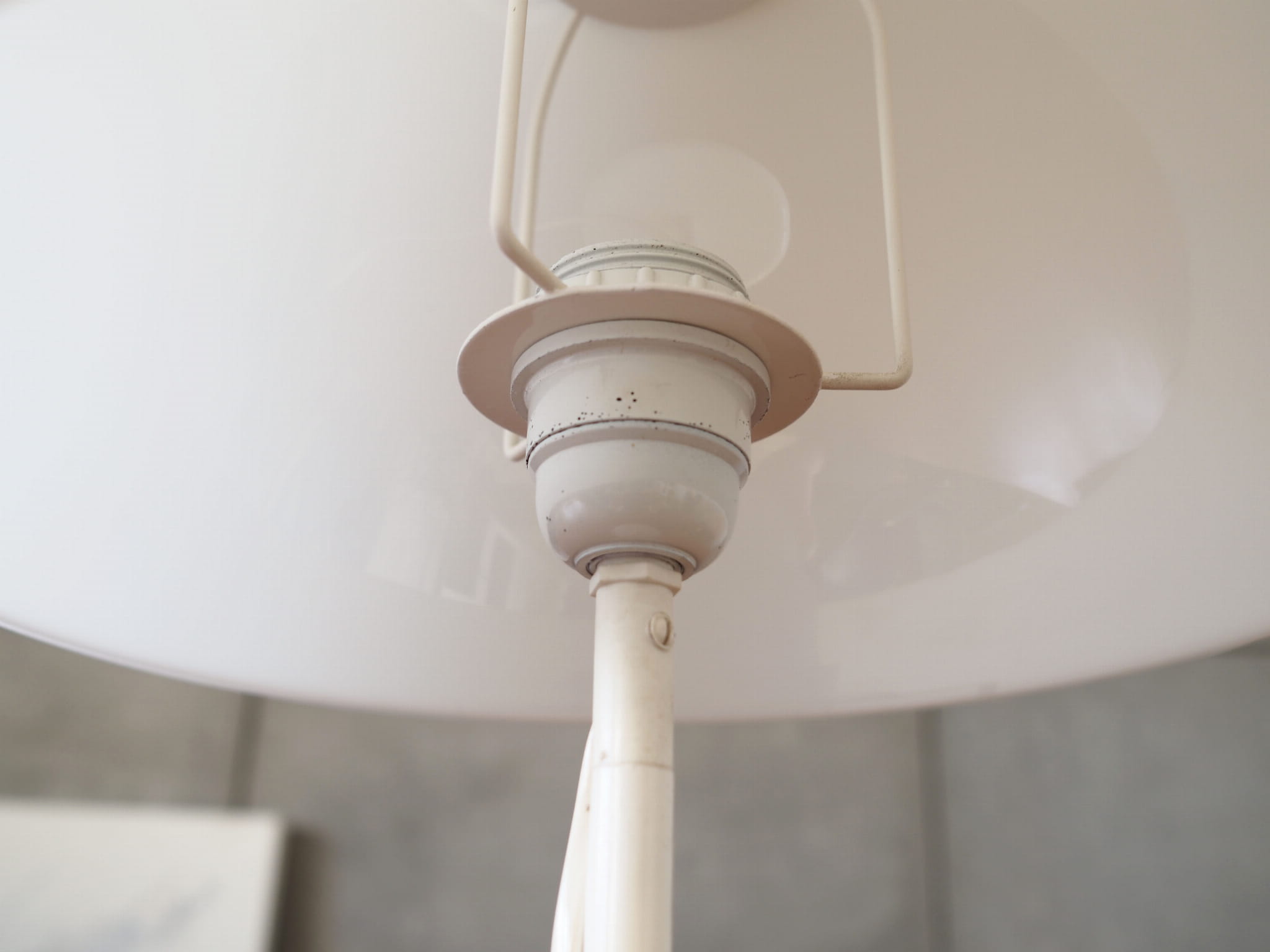 Vintage Tischlampe Metall Kunststoff Weiß 1970er Jahre 