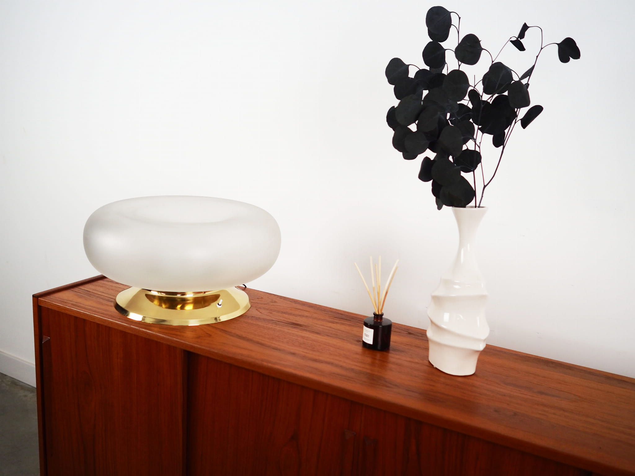 Table lamp
Glass
Metal
1970s