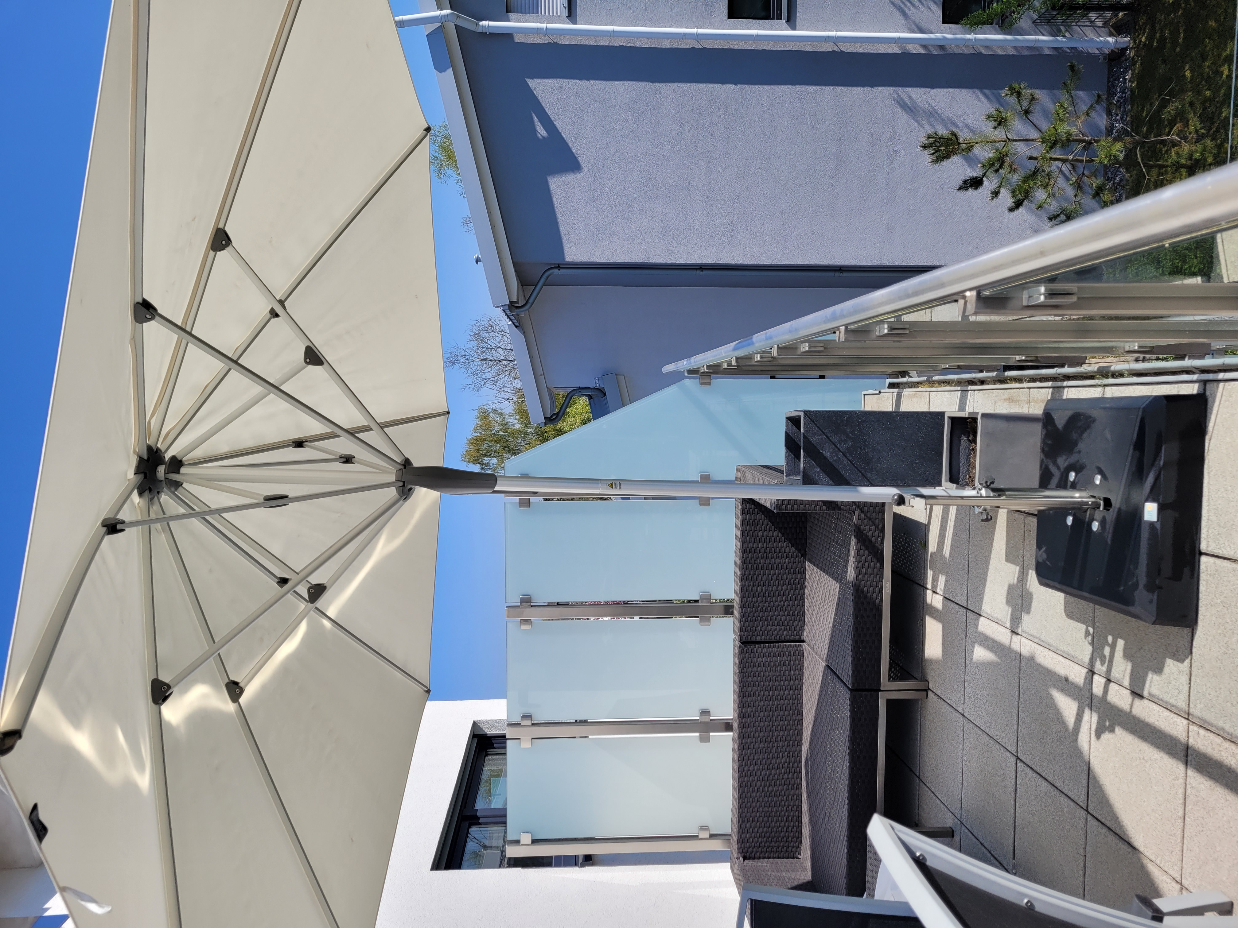655 Parasol stand &amp; umbrella aluminum 65 kg