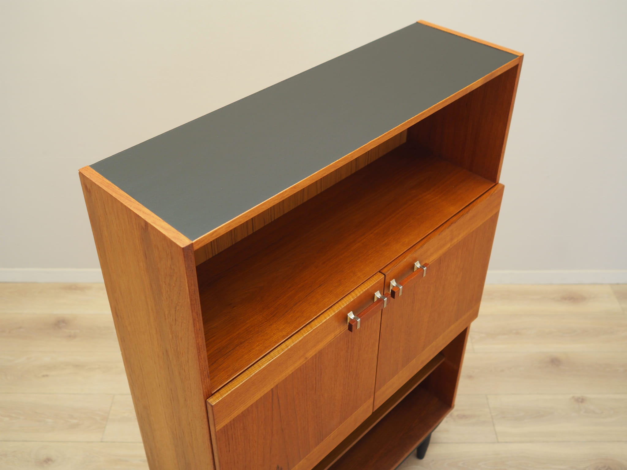 Regal Teakholz 1970er Jahre