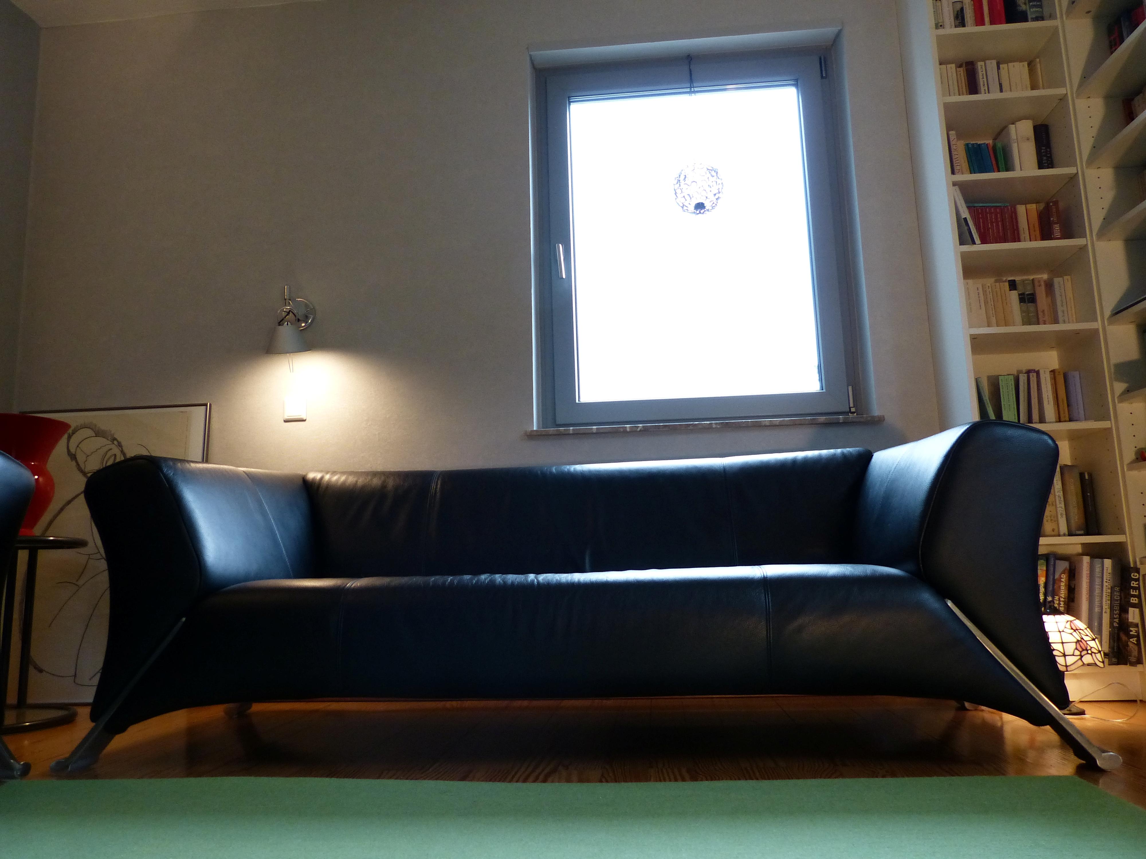 322 Sofa Aluminium Holz Schwarz