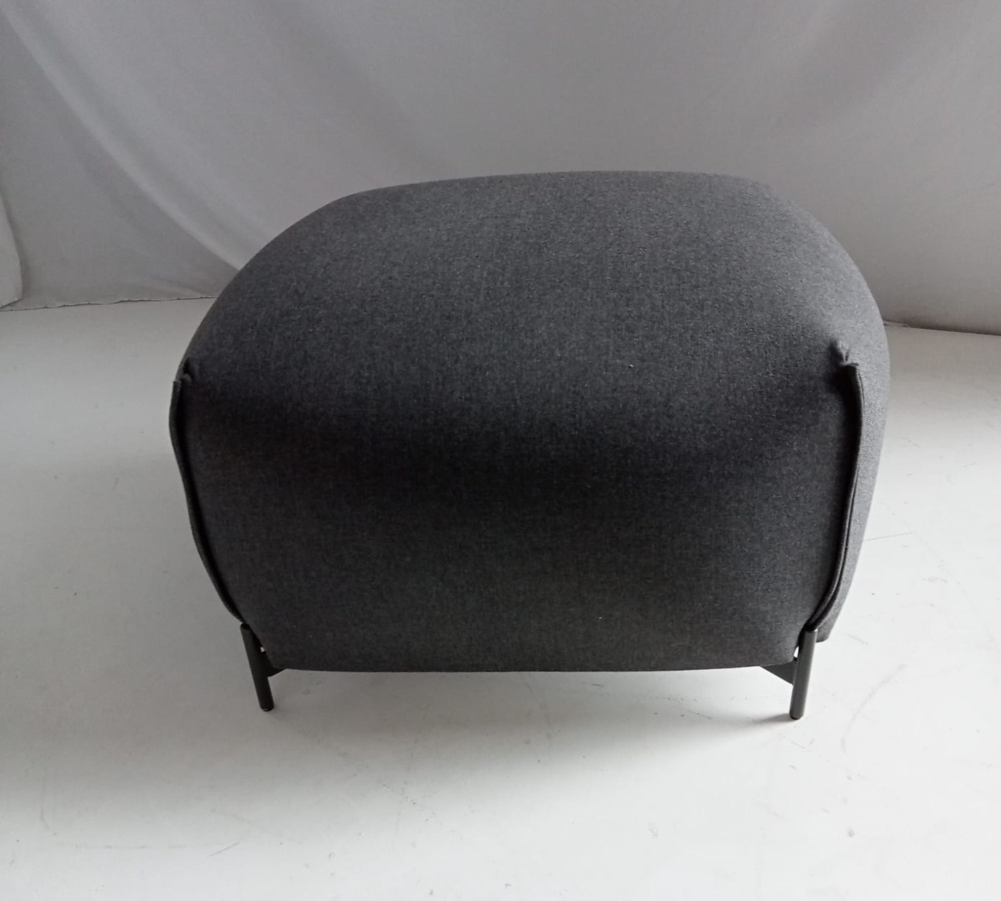 Mochi Pouf Textil Metall Anthrazit