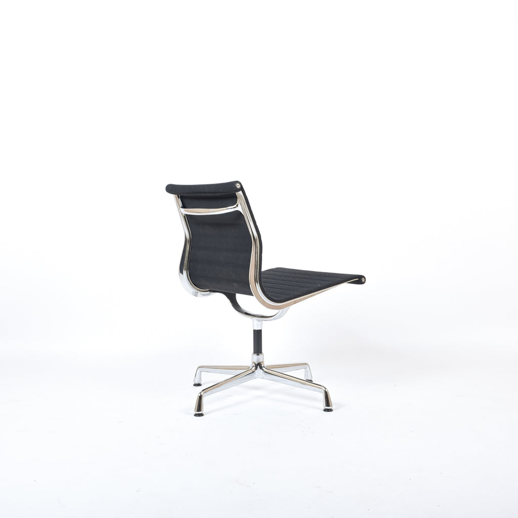 Eames EA 105 Stuhl Stoff Schwarz 