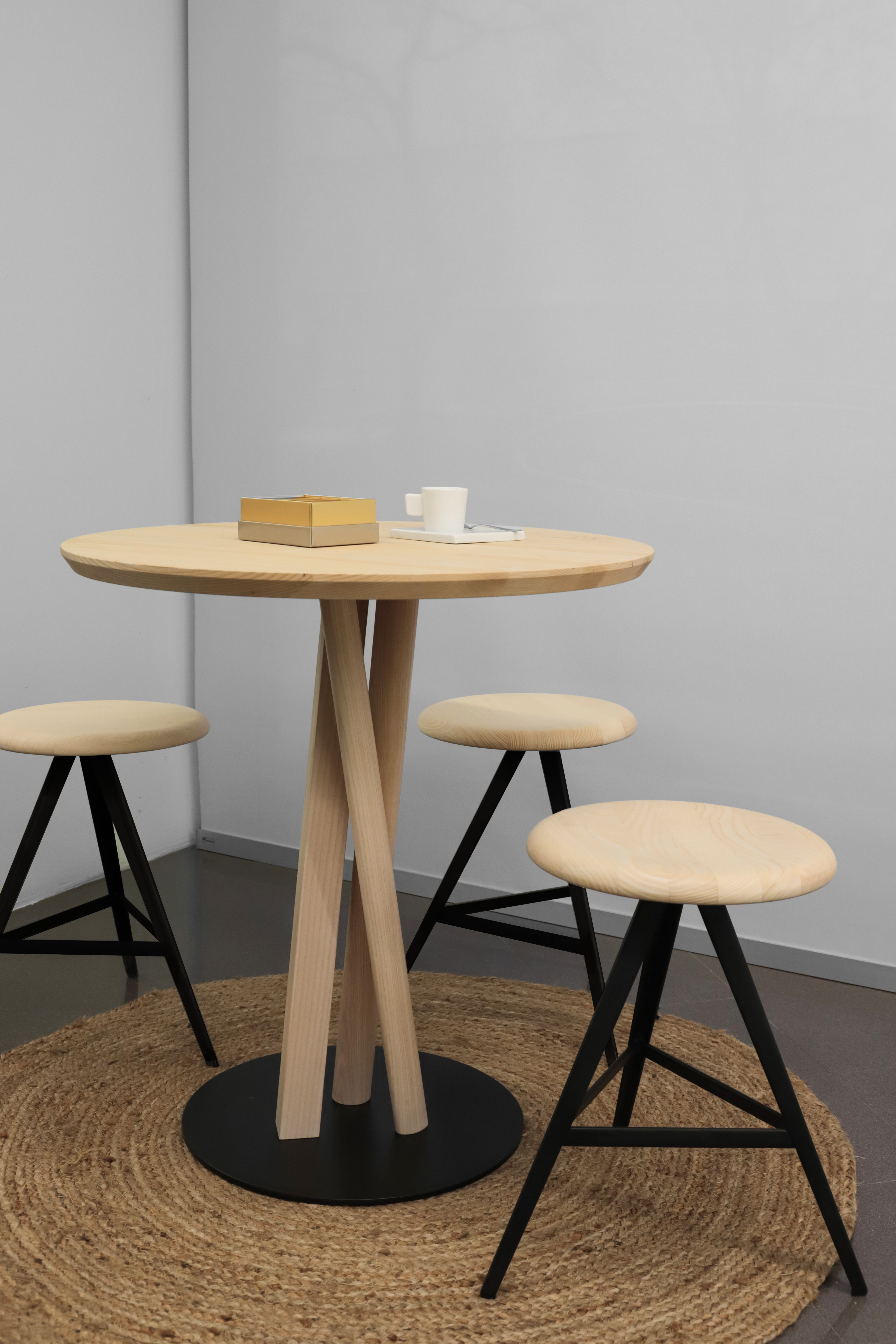 Kuky Basso Neutro Hocker Metall Holz Schwarz