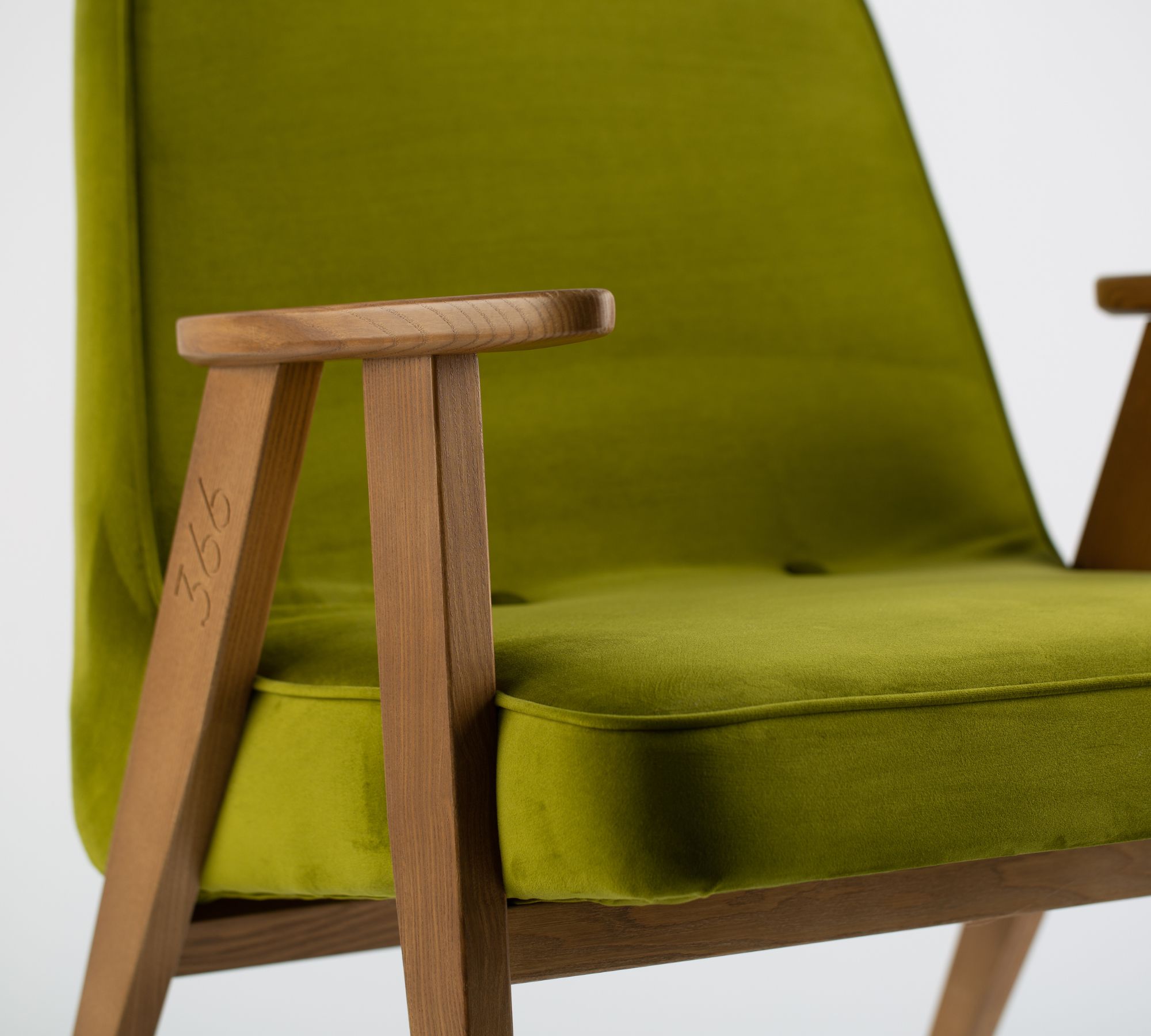 366 Sessel Holz Samt Olive
