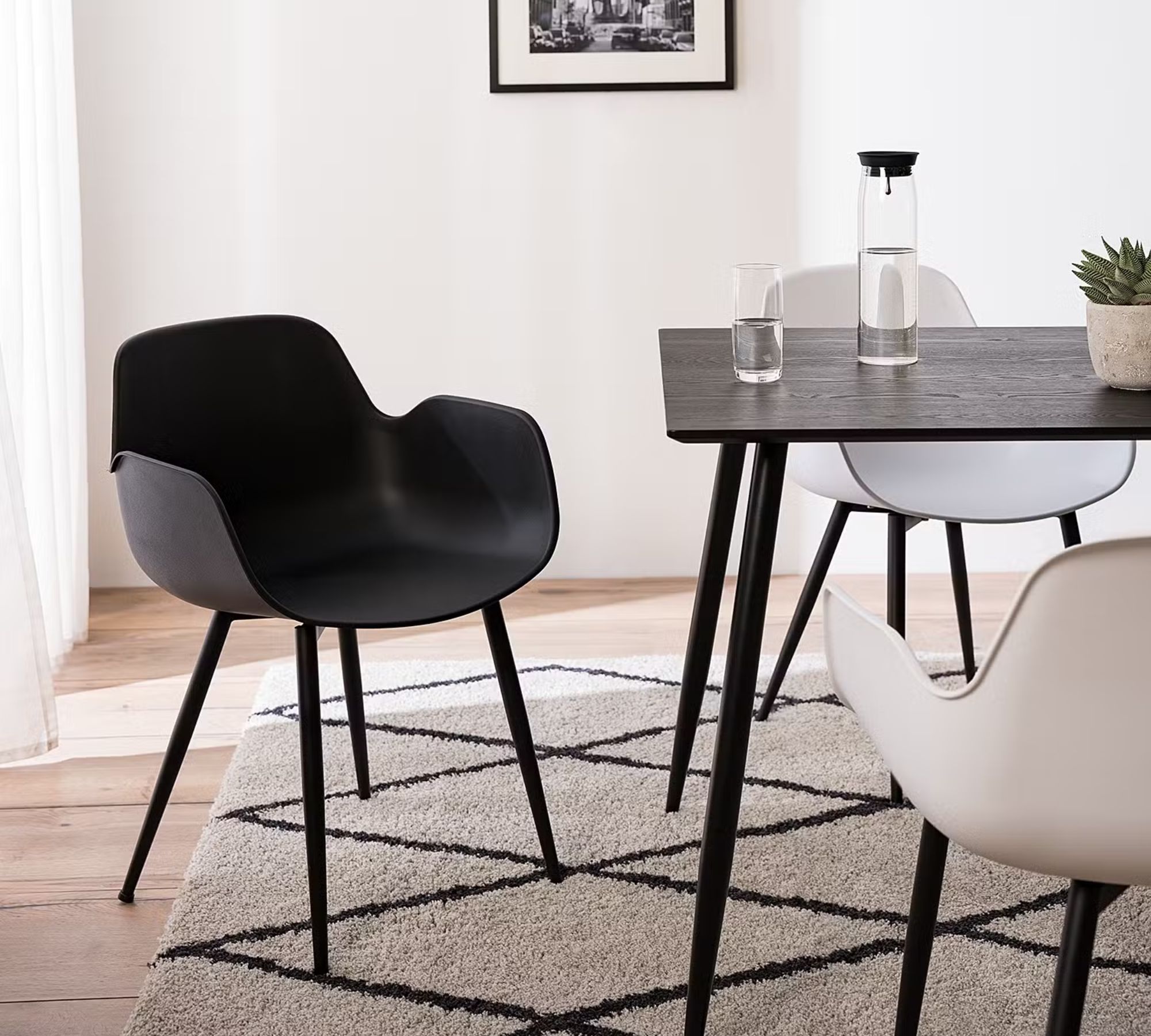 Mercada Armchair Black