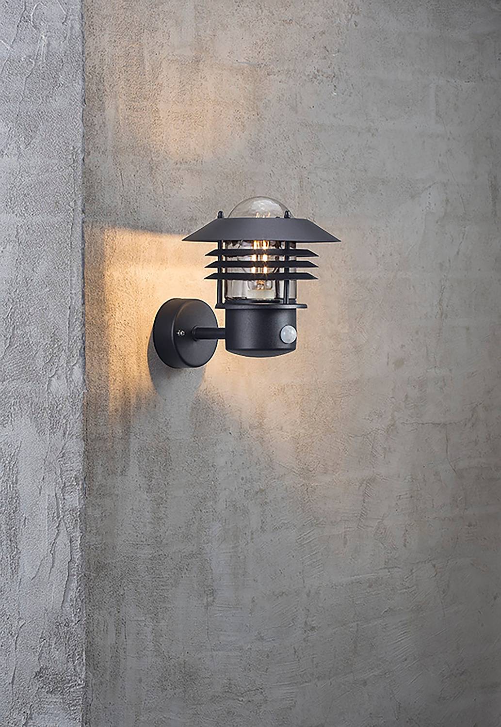 Wandleuchte Vejers Up Sensor Aluminium Schwarz
