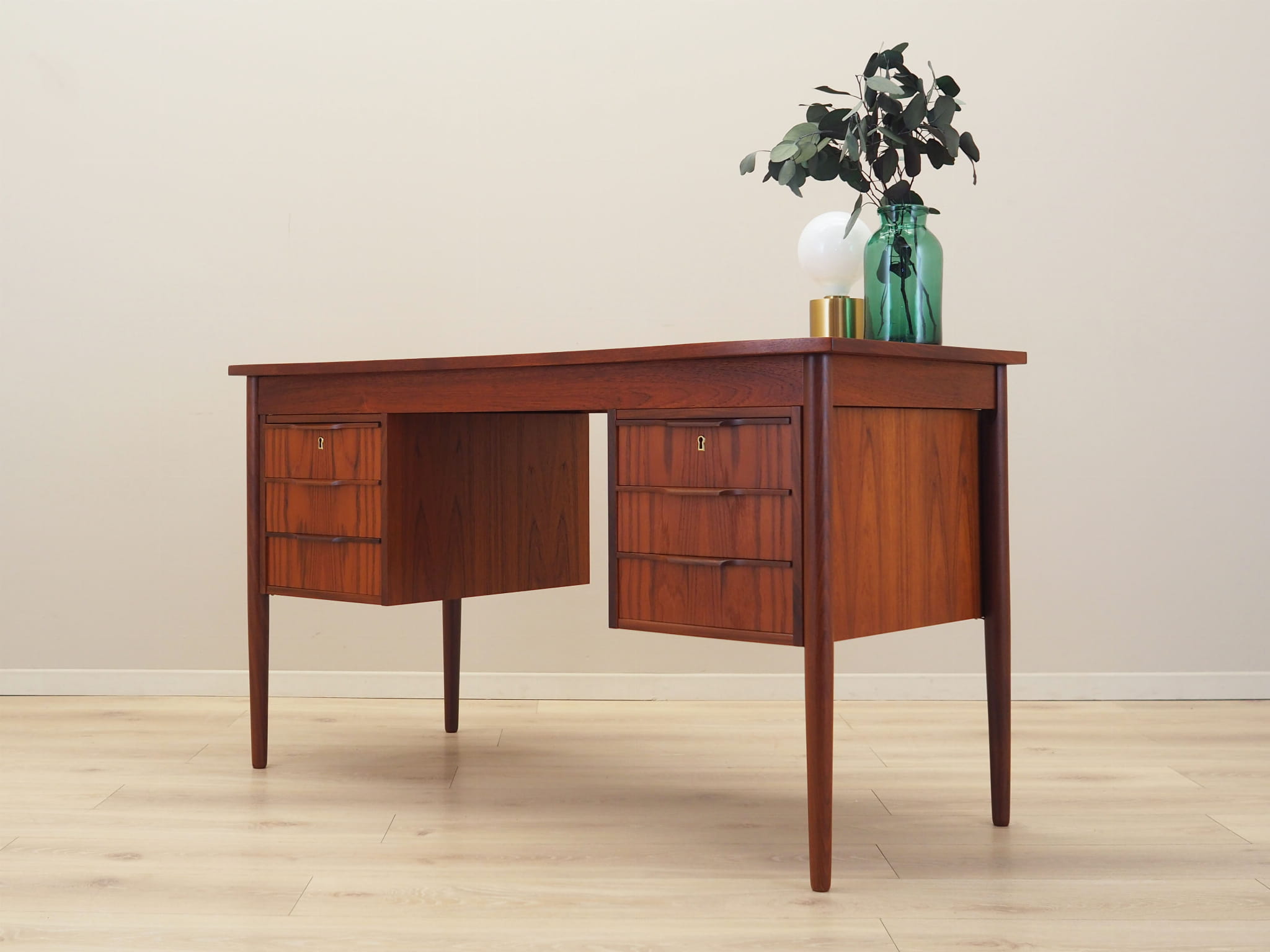 Schreibtisch Teakholz 1960er Jahre