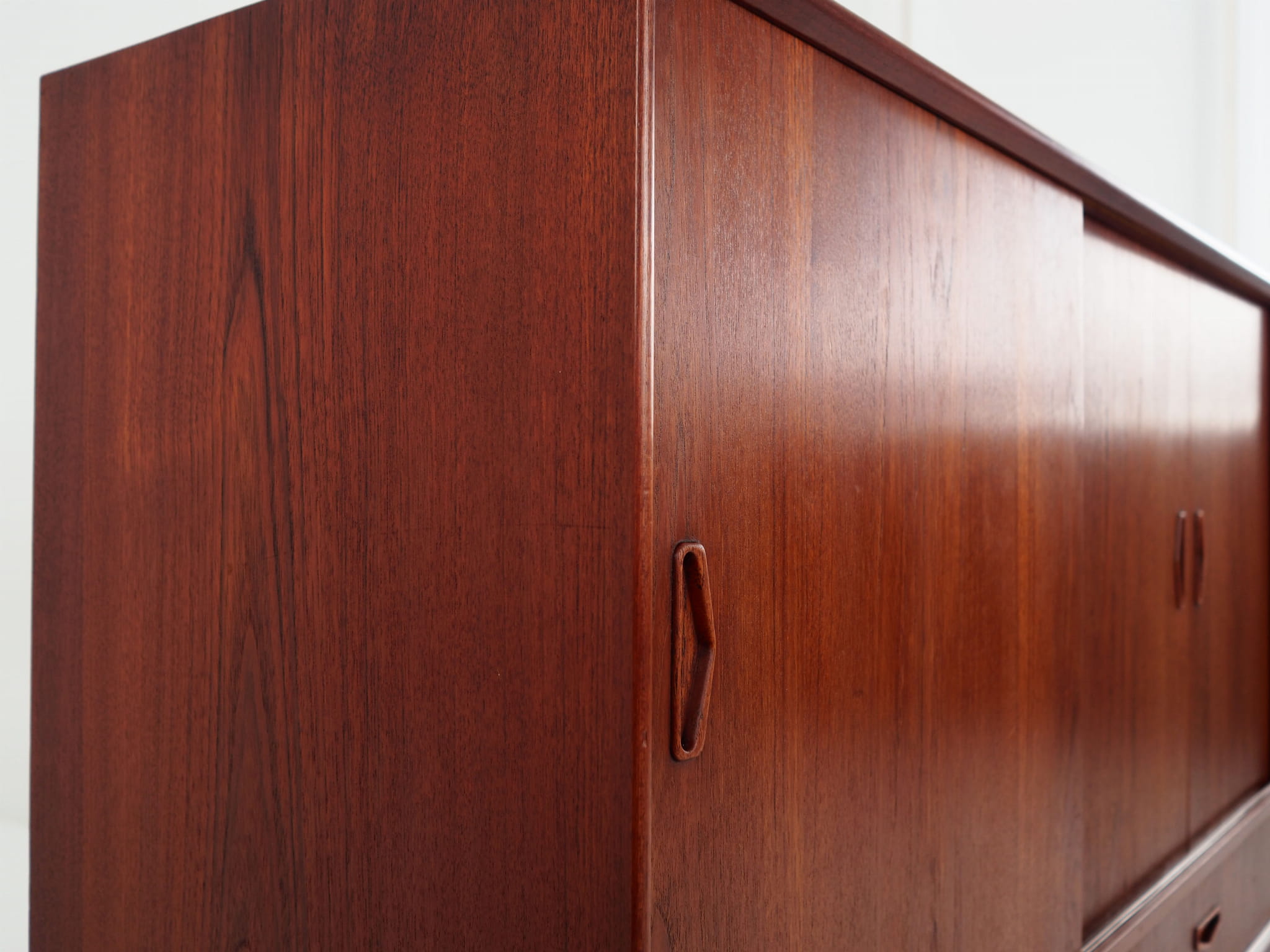 Highboard Teakholz Braun 1970er Jahre