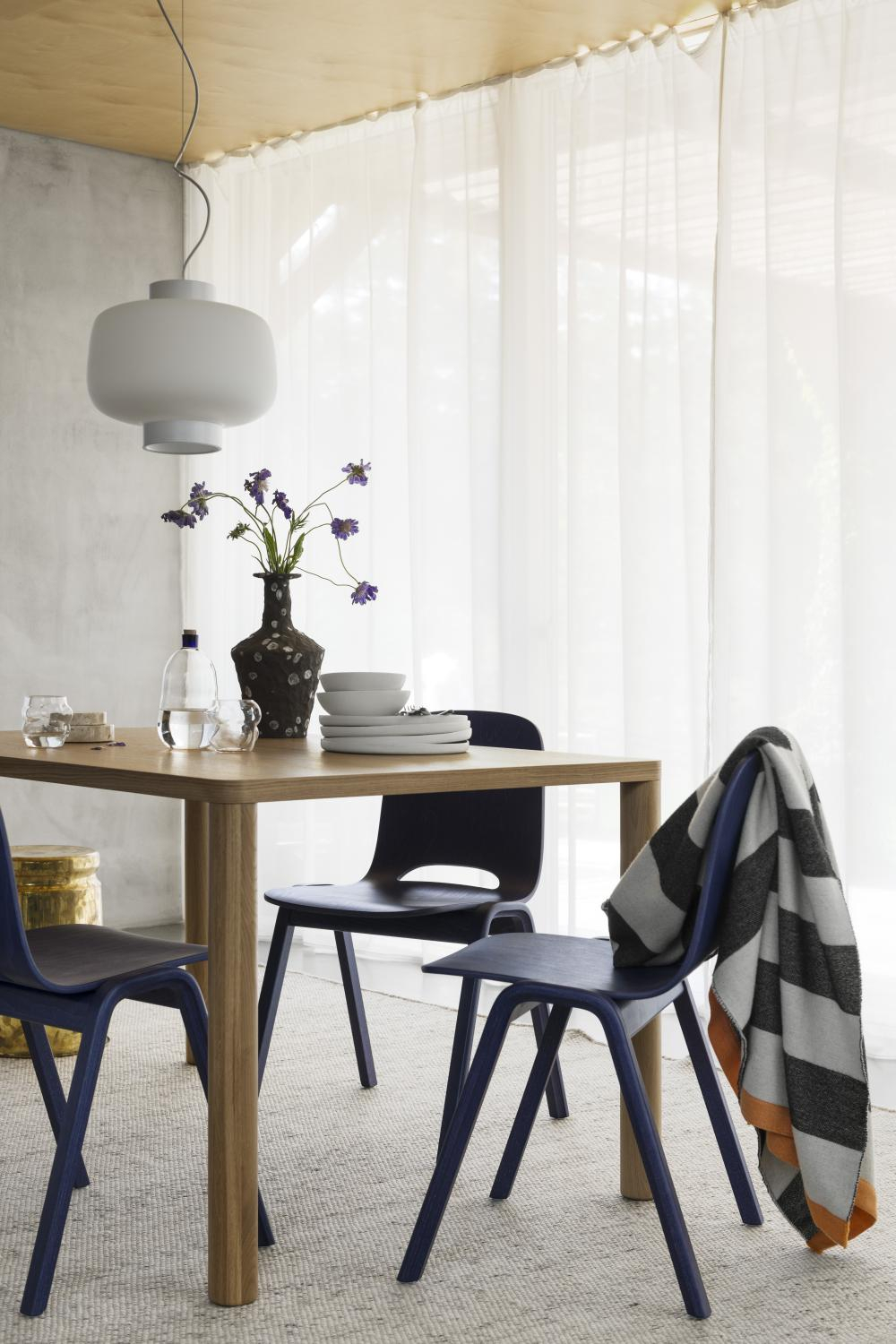 Touchwood Stuhl Holzgestell Schwarz