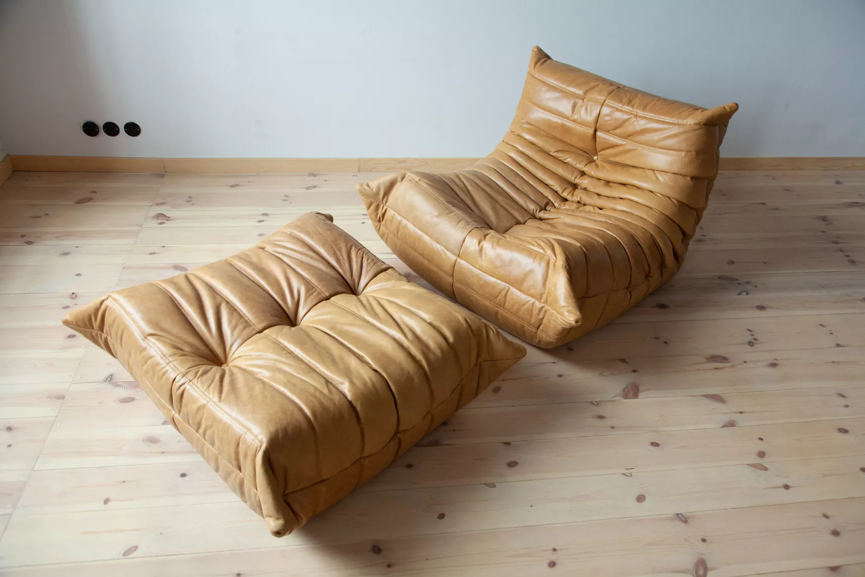 Togo Armchair and Ottoman Set Pull-Up Leather Camel Brown