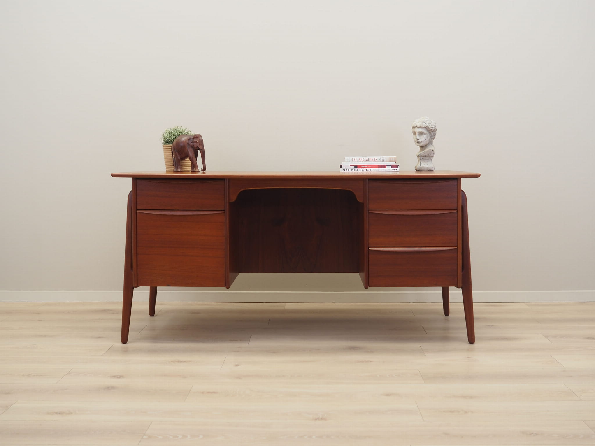 Vintage Schreibtisch Teakholz Braun 1960er Jahre