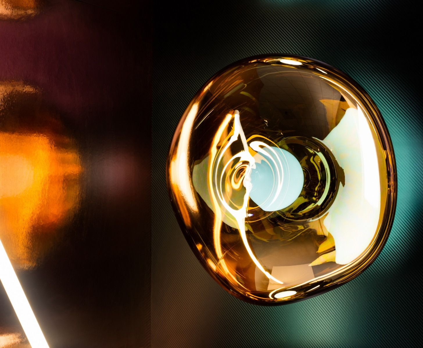 Melt Surface Led Wandleuchte Bronze