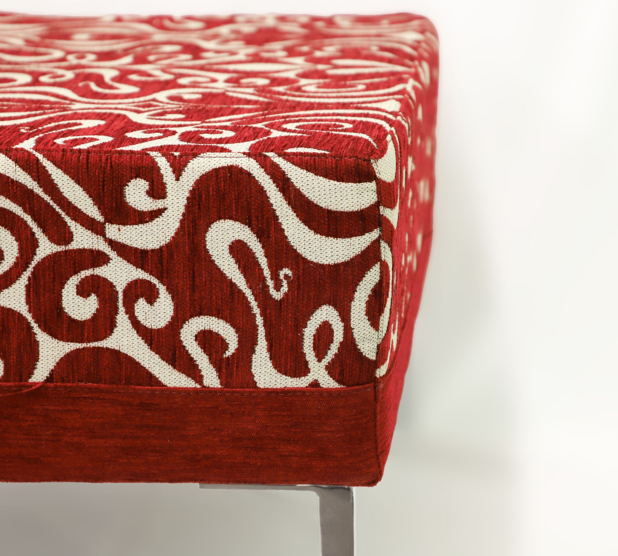 King Hocker Textil Metall Rot Gemustert