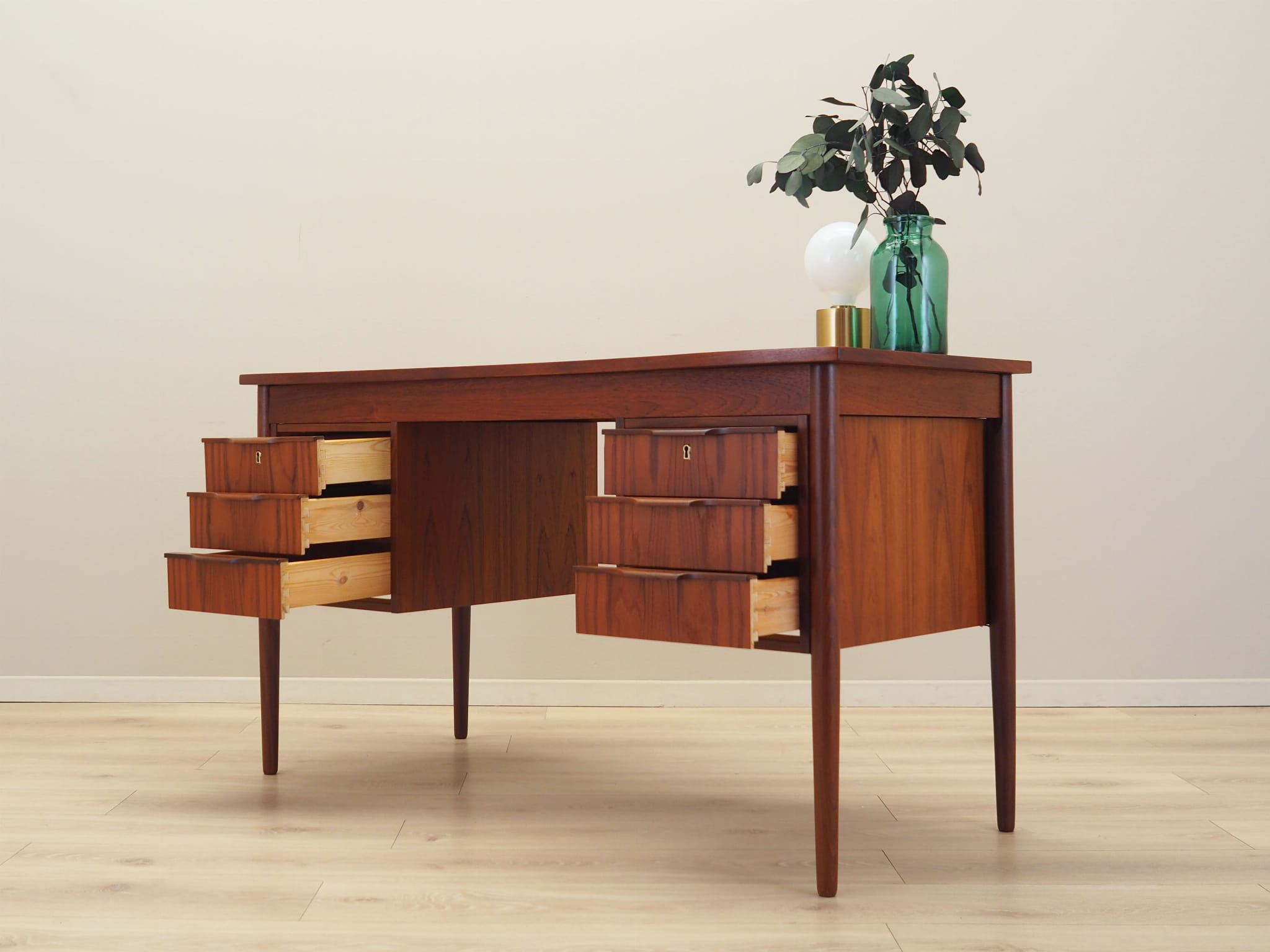 Schreibtisch Teakholz 1960er Jahre