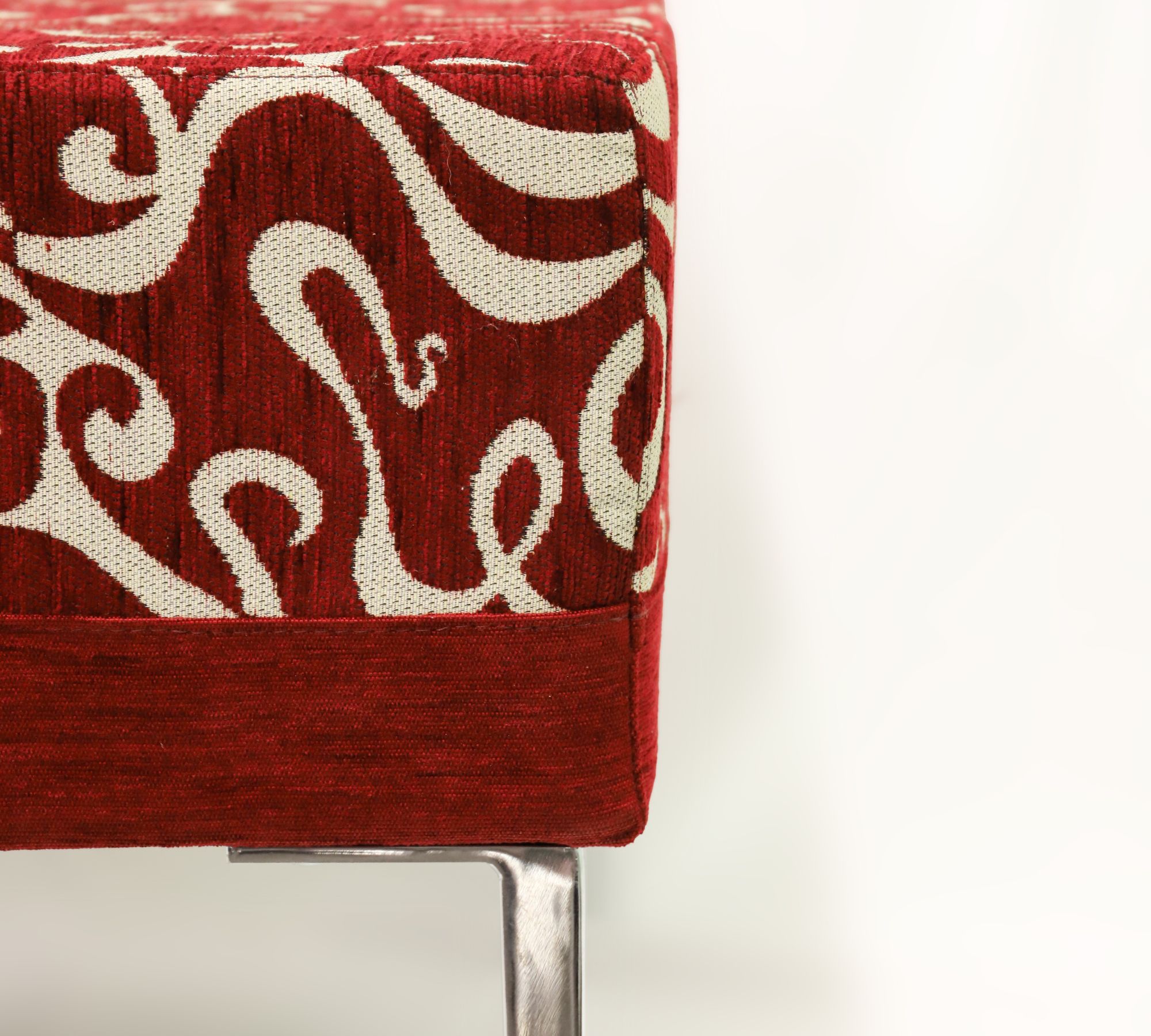 King Hocker Textil Metall Rot Gemustert