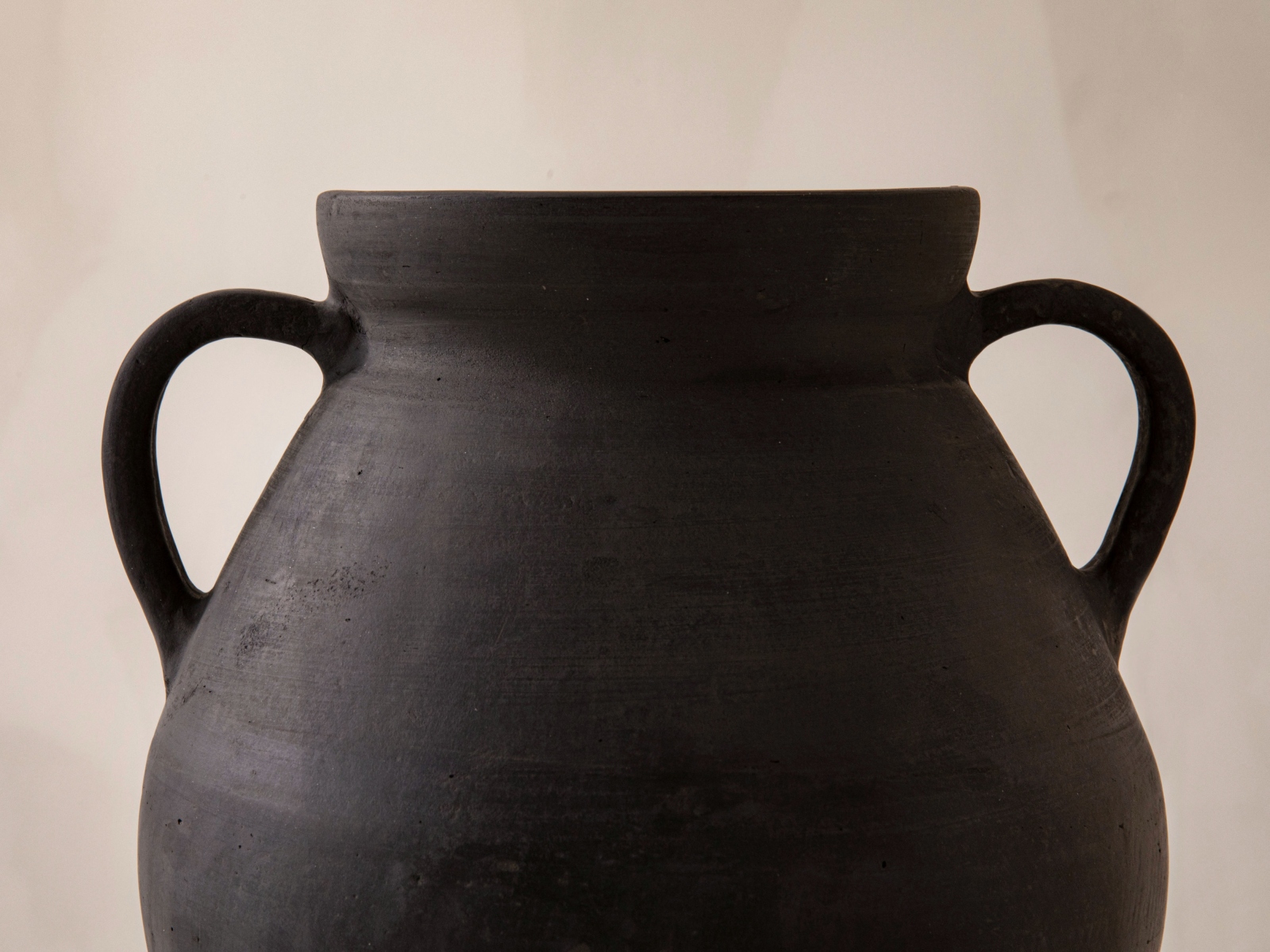 Nice Flower Pot Ceramic Black