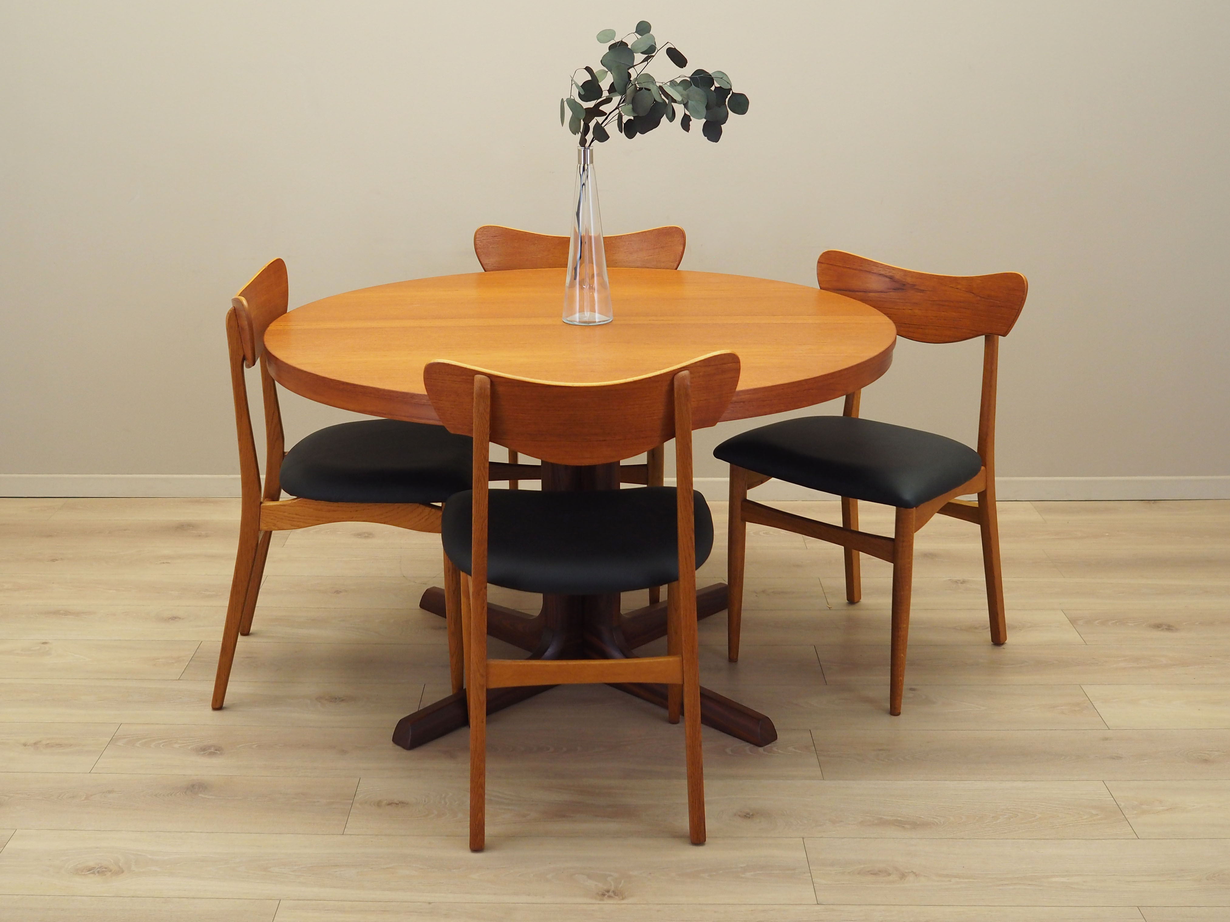 Esstisch Teakholz 1970er Jahre 120cm
