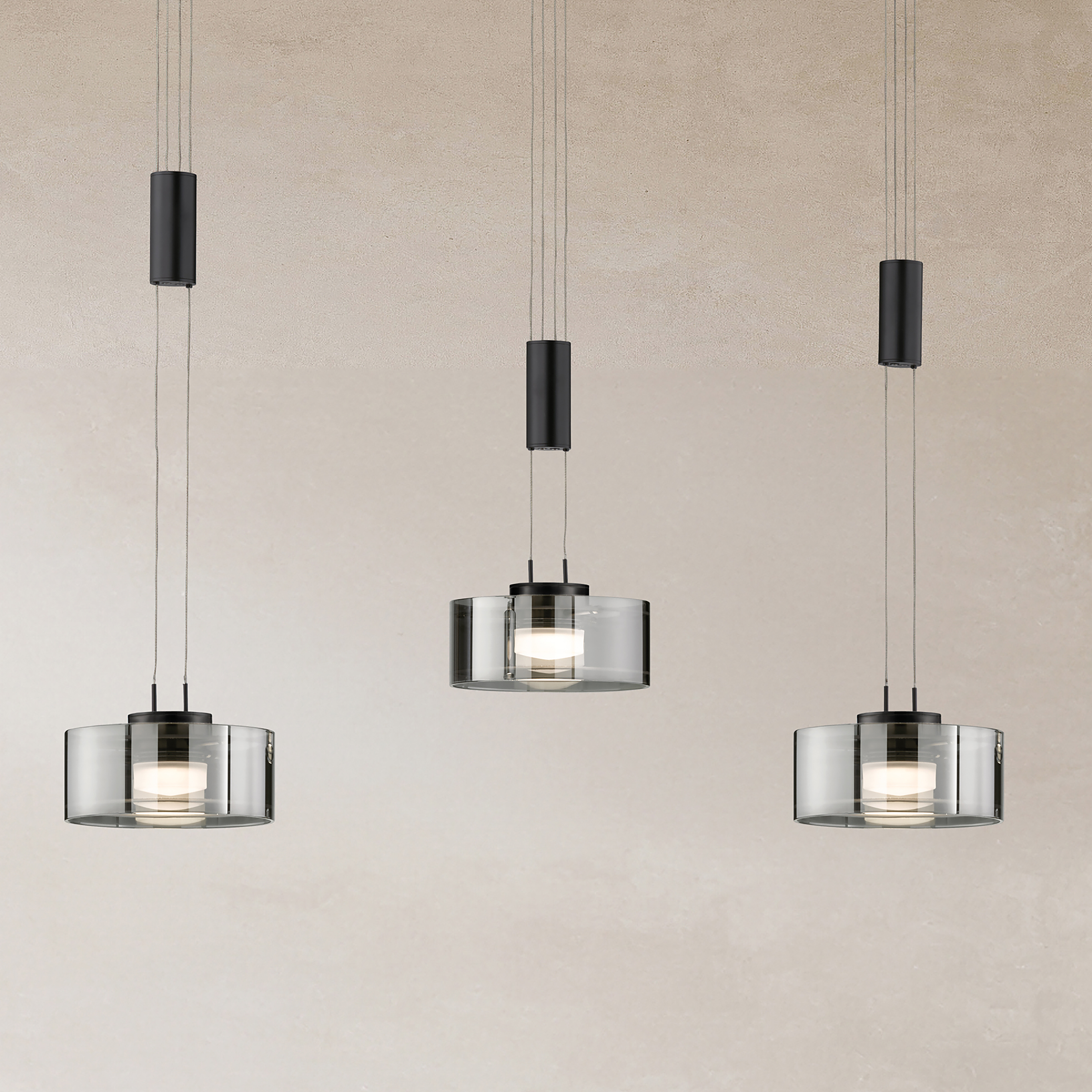LED-Pendelleuchte Lavin Eisen Rauchglas Schwarz