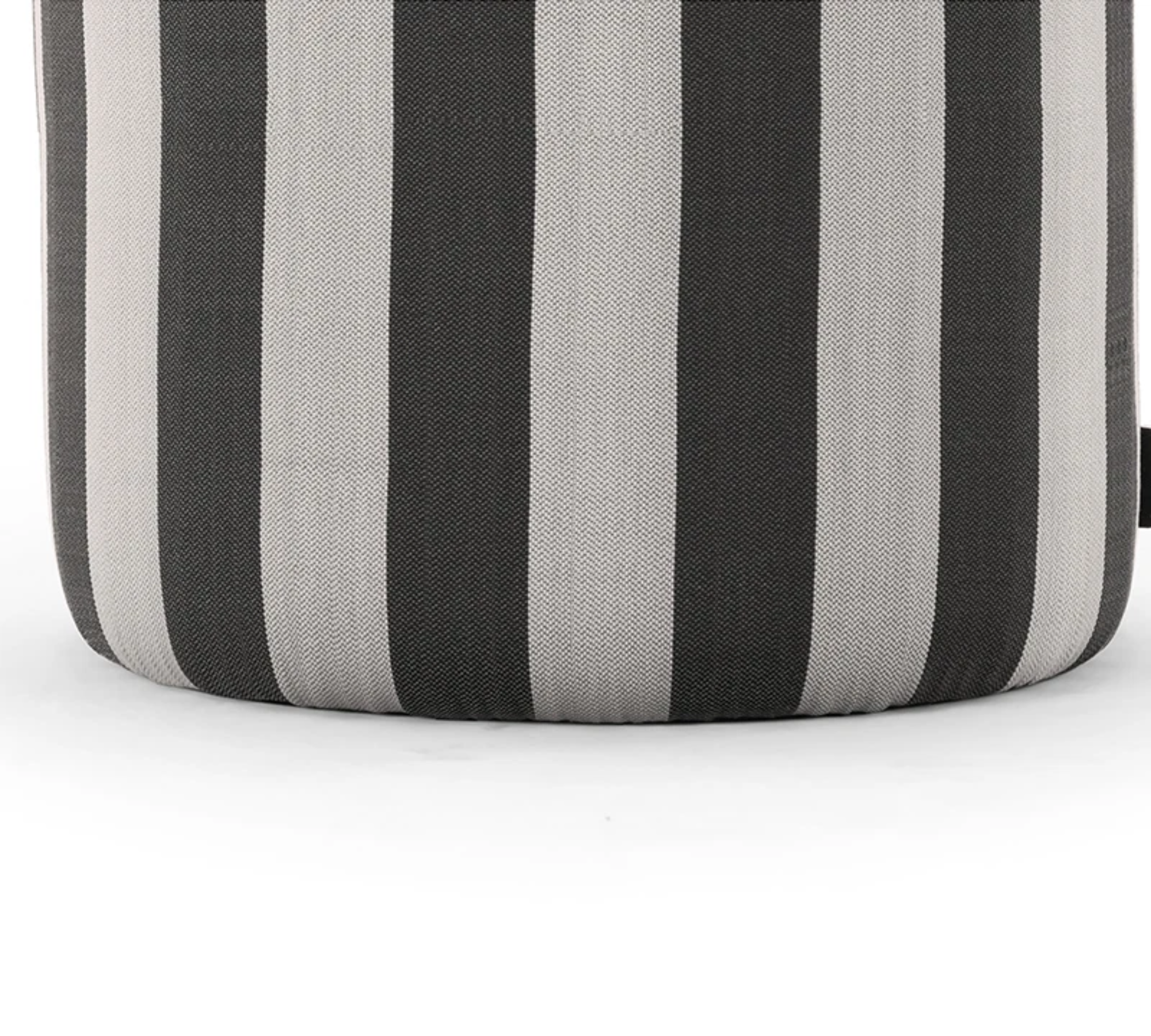 Pouf No. 9 Line Latte Black