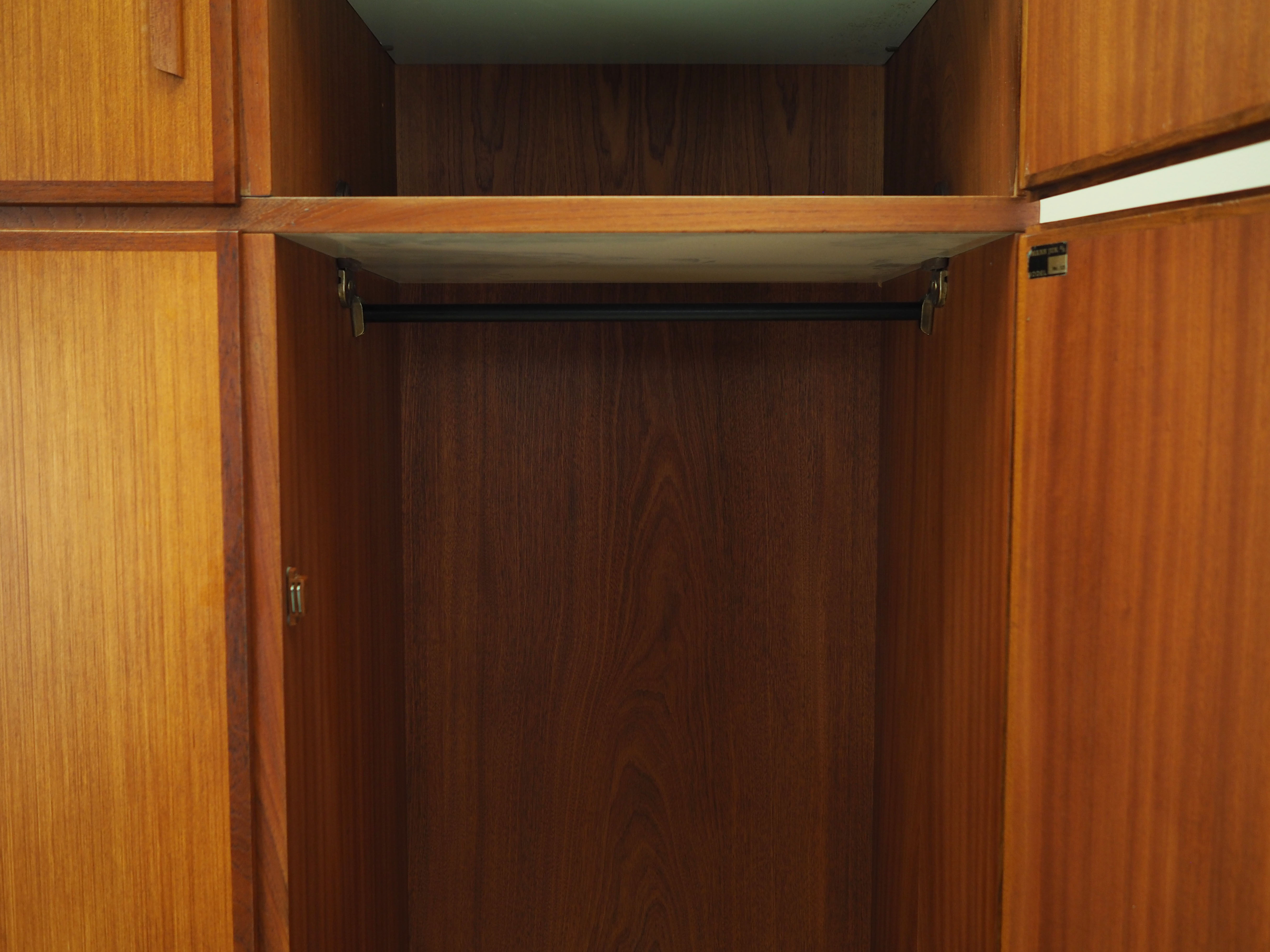Kleiderschrank Teakholz 1970er Jahre
