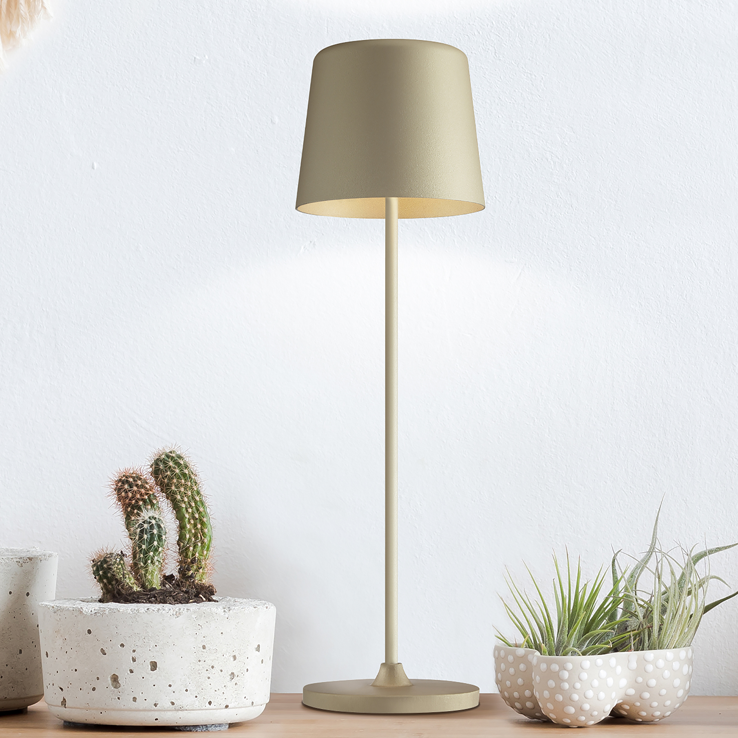 Kaami LED-Tischleuchte Eisen Kunststoff 1-flammig