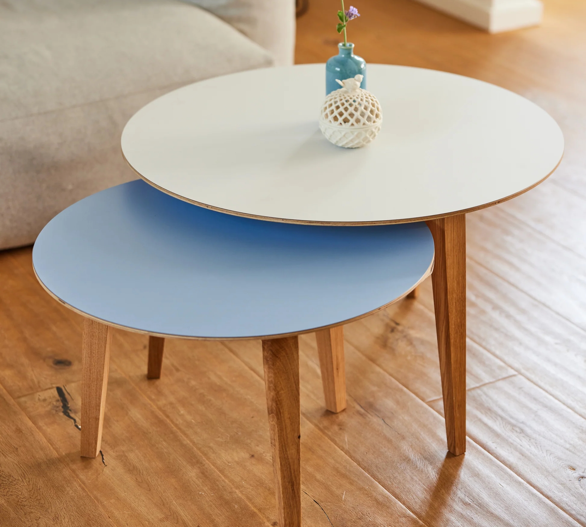 Beluga Coffee Table HPL Pink Ø 57cm
