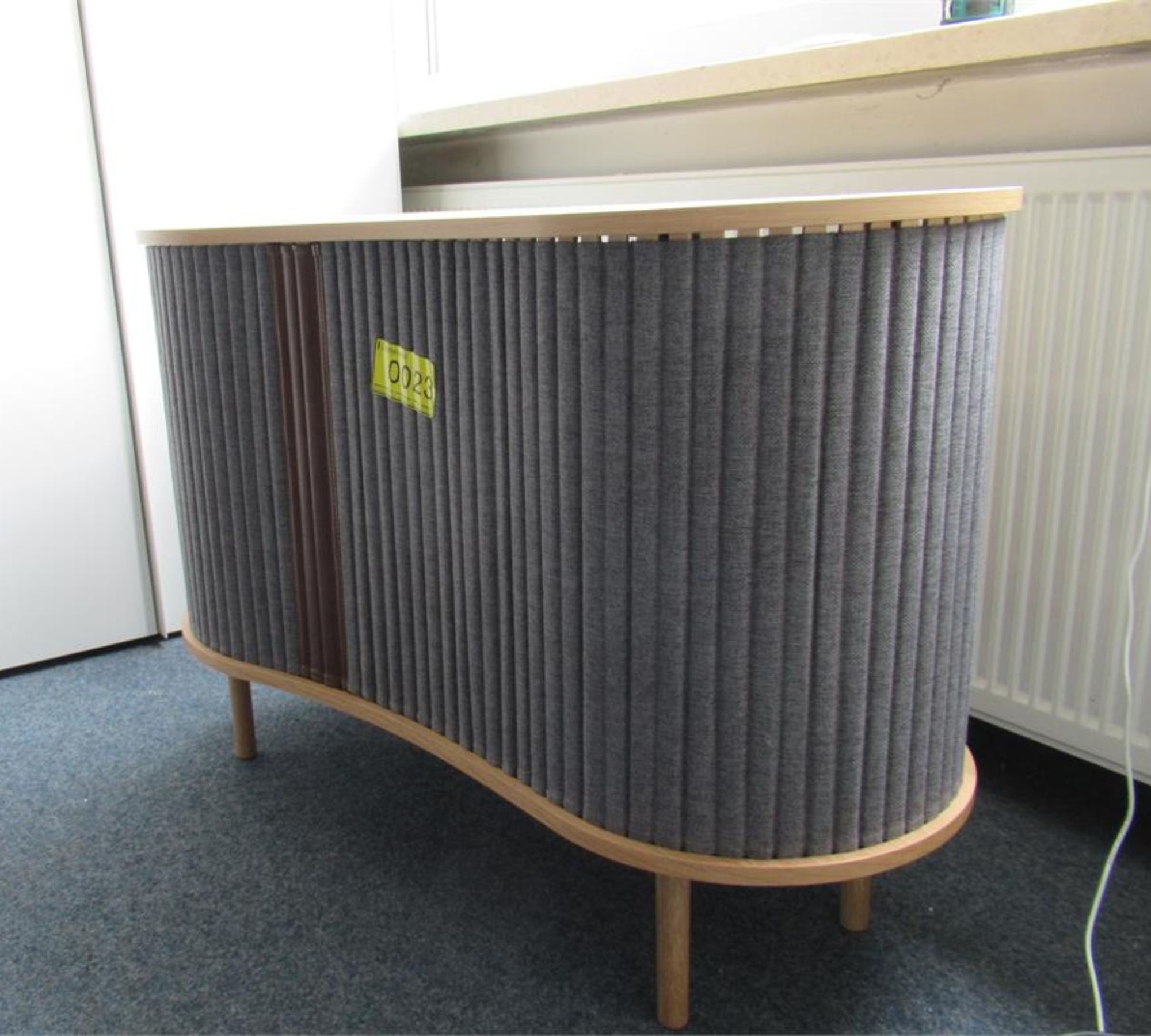 Audacious Sideboard Holz Textil Grau