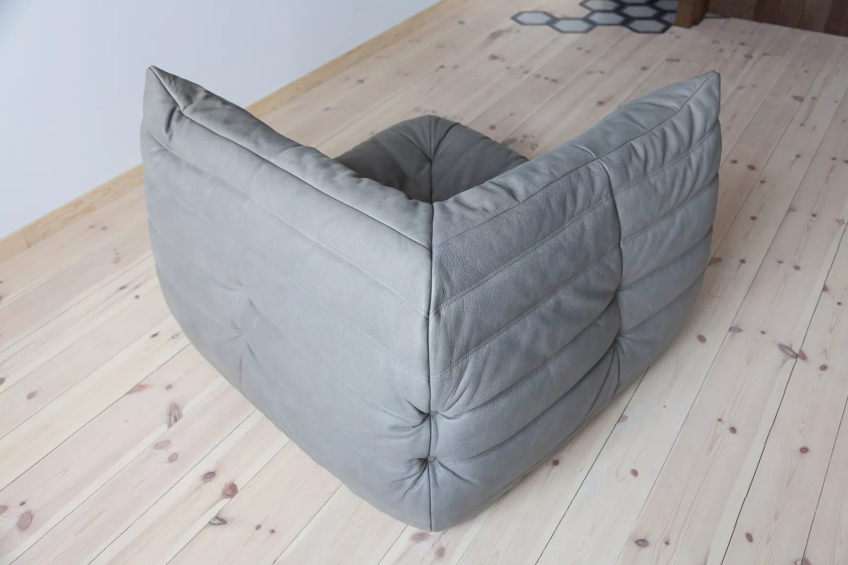 Togo Ecksofa Madras-Leder Aschgrau