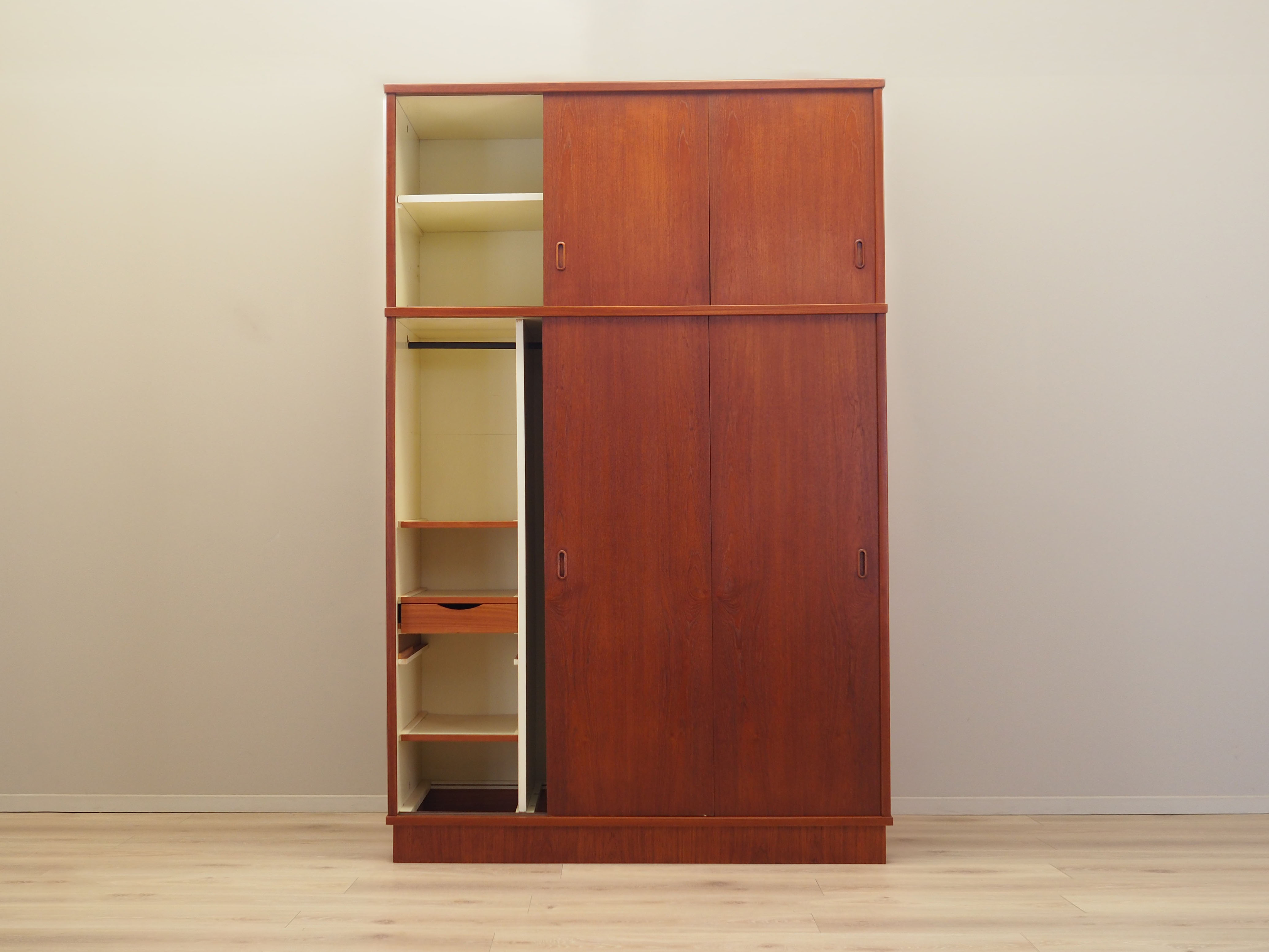 Kleiderschrank Teakholz 1970er Jahre