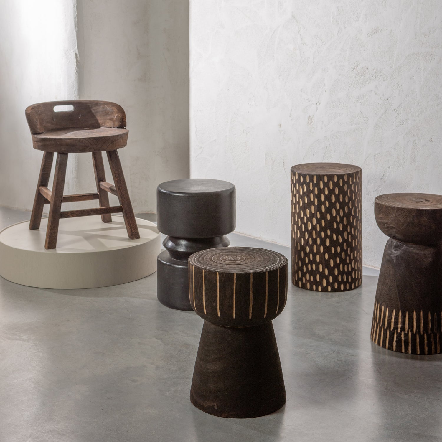 Perry Hocker Holz Dunkelbraun