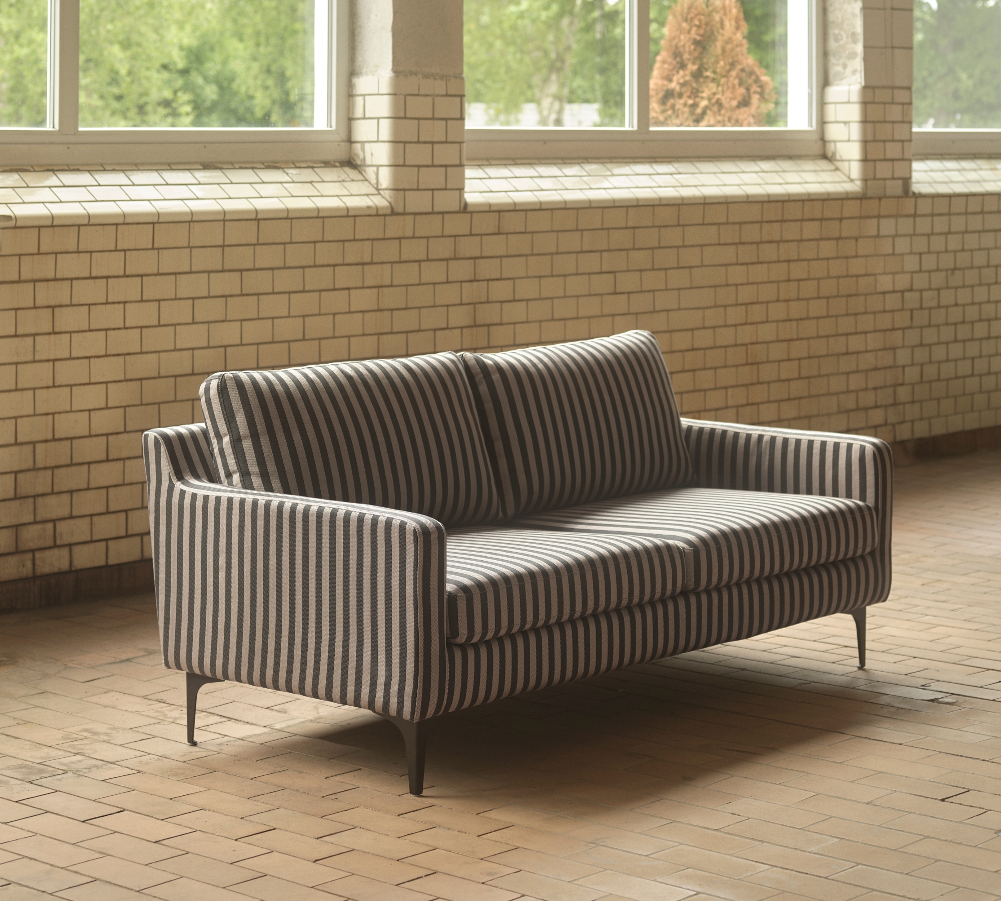 Anna Sofa 2-Sitzer Straight Latte Black