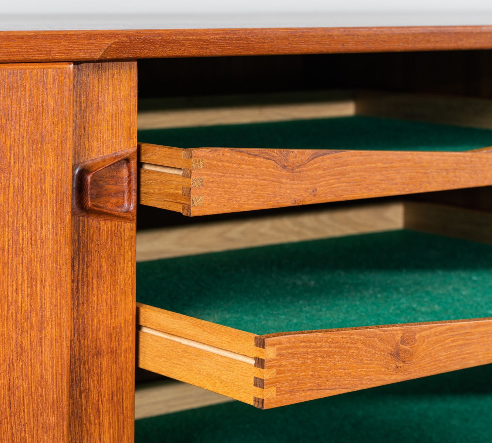 Sideboard Teakholz Rosengren Hansen 1950er Jahre