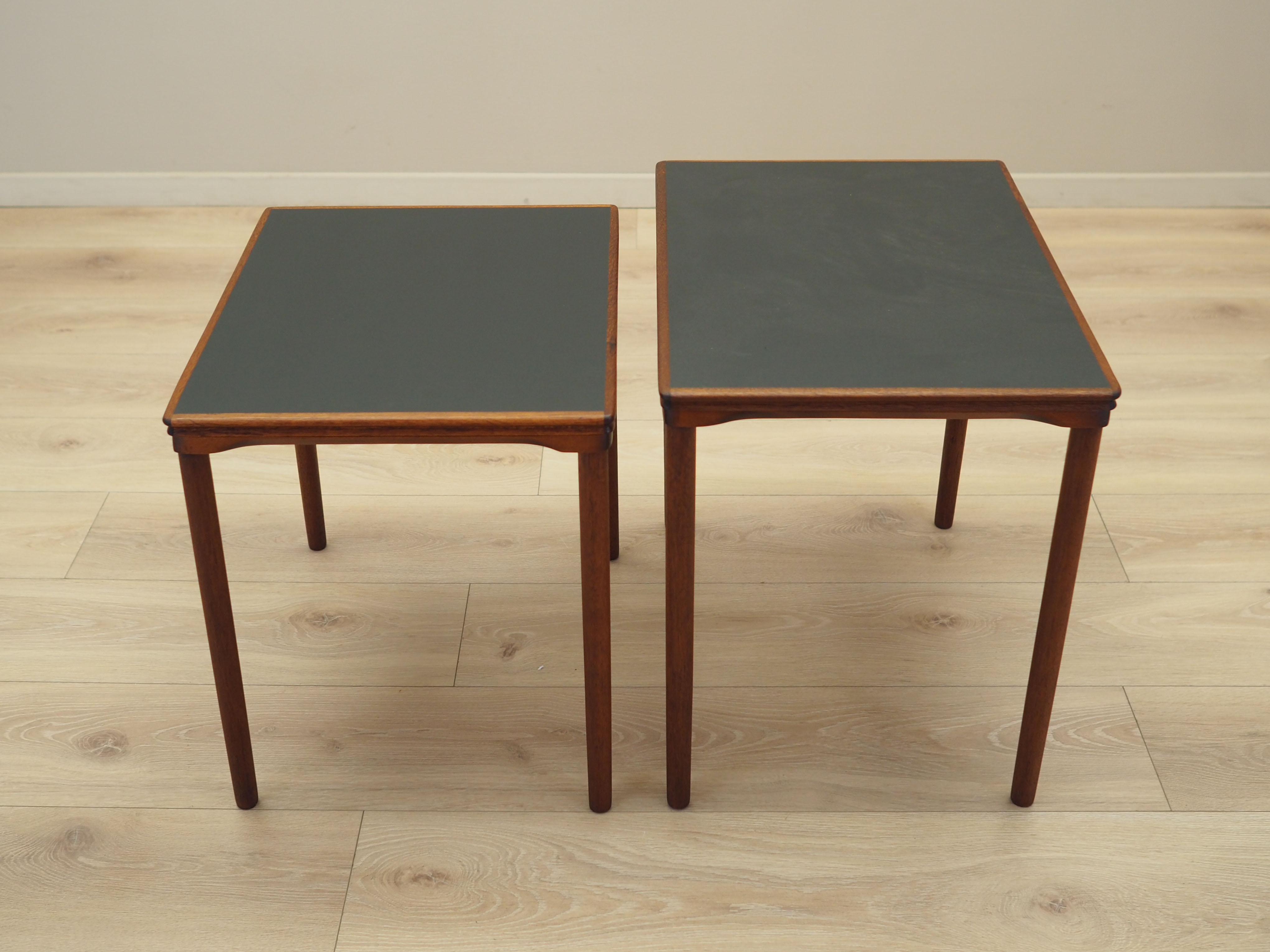 2x Beistelltisch Teakholz 1970er Jahre