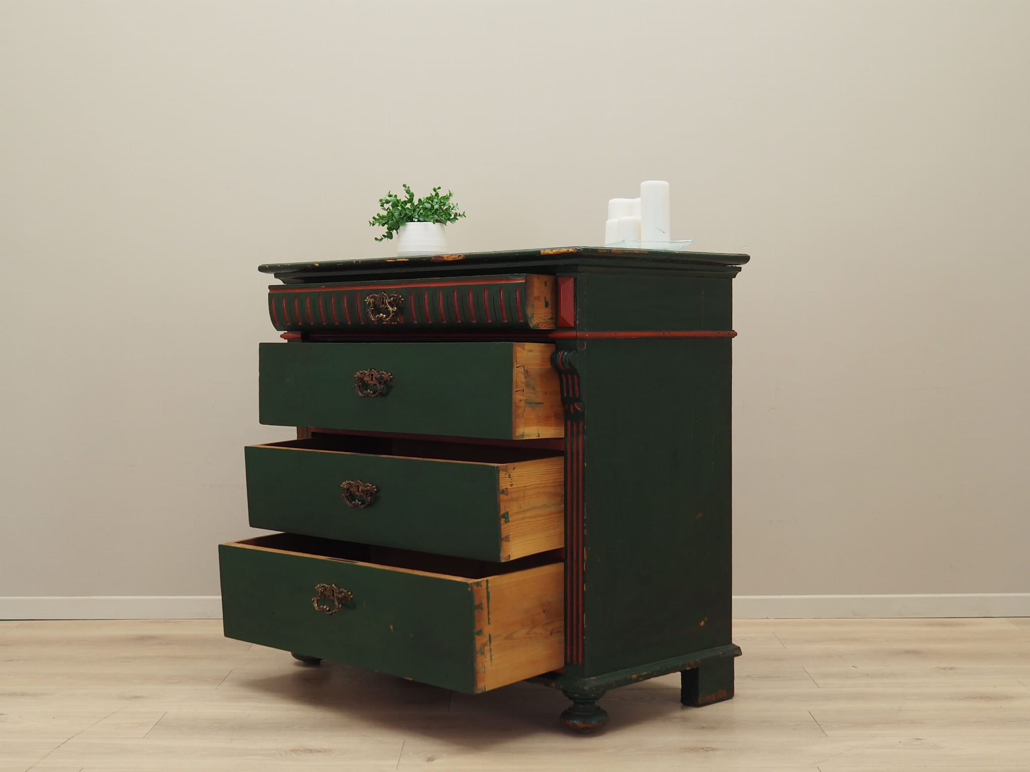 Chest of drawers Wood Green 1950s