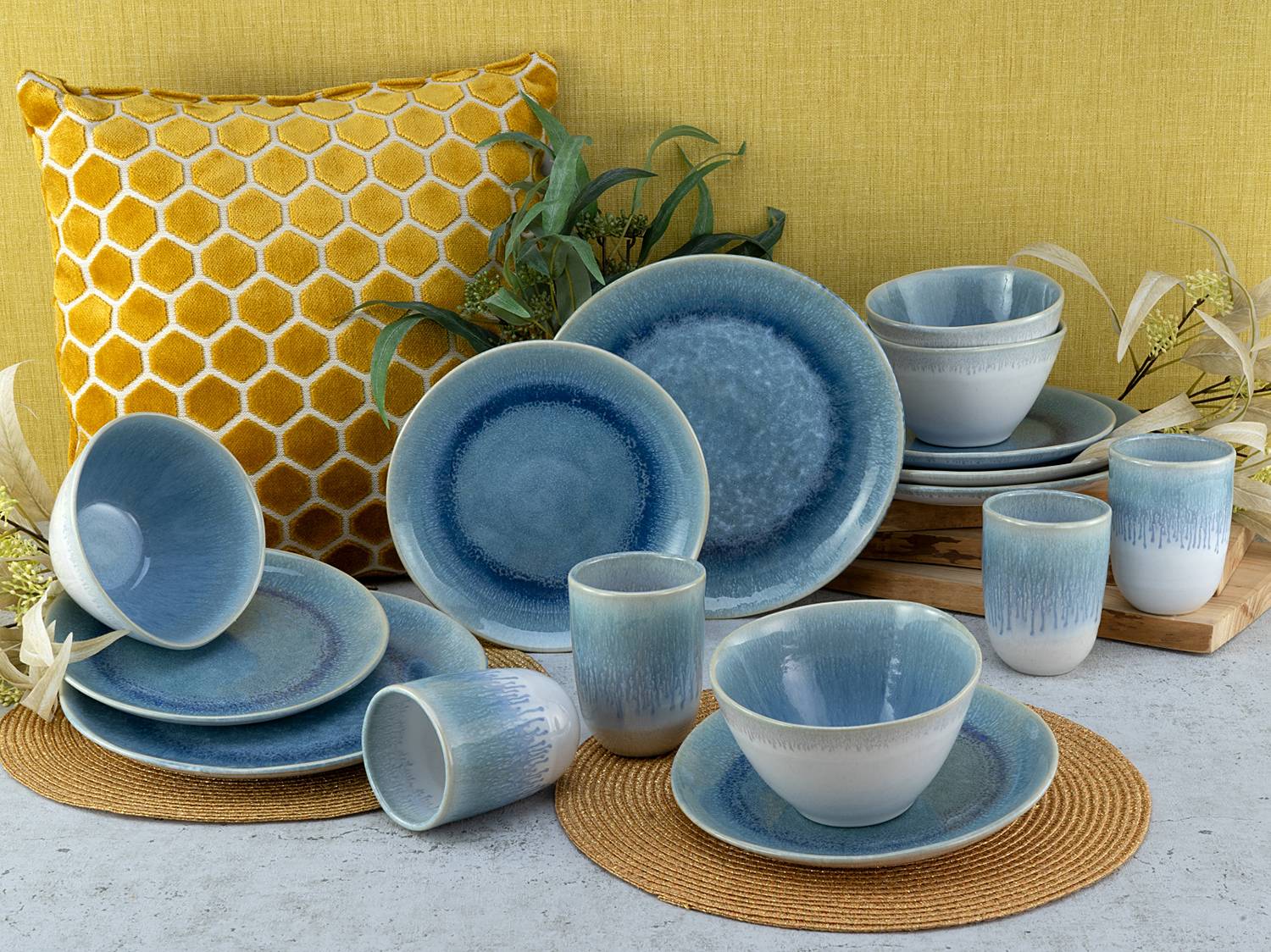 Aquarius Combination Service 16-piece Set Stoneware Blue