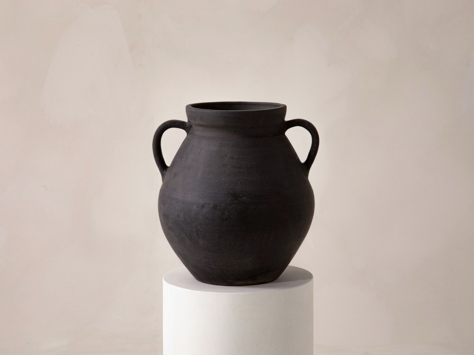 Nice Flower Pot Ceramic Black