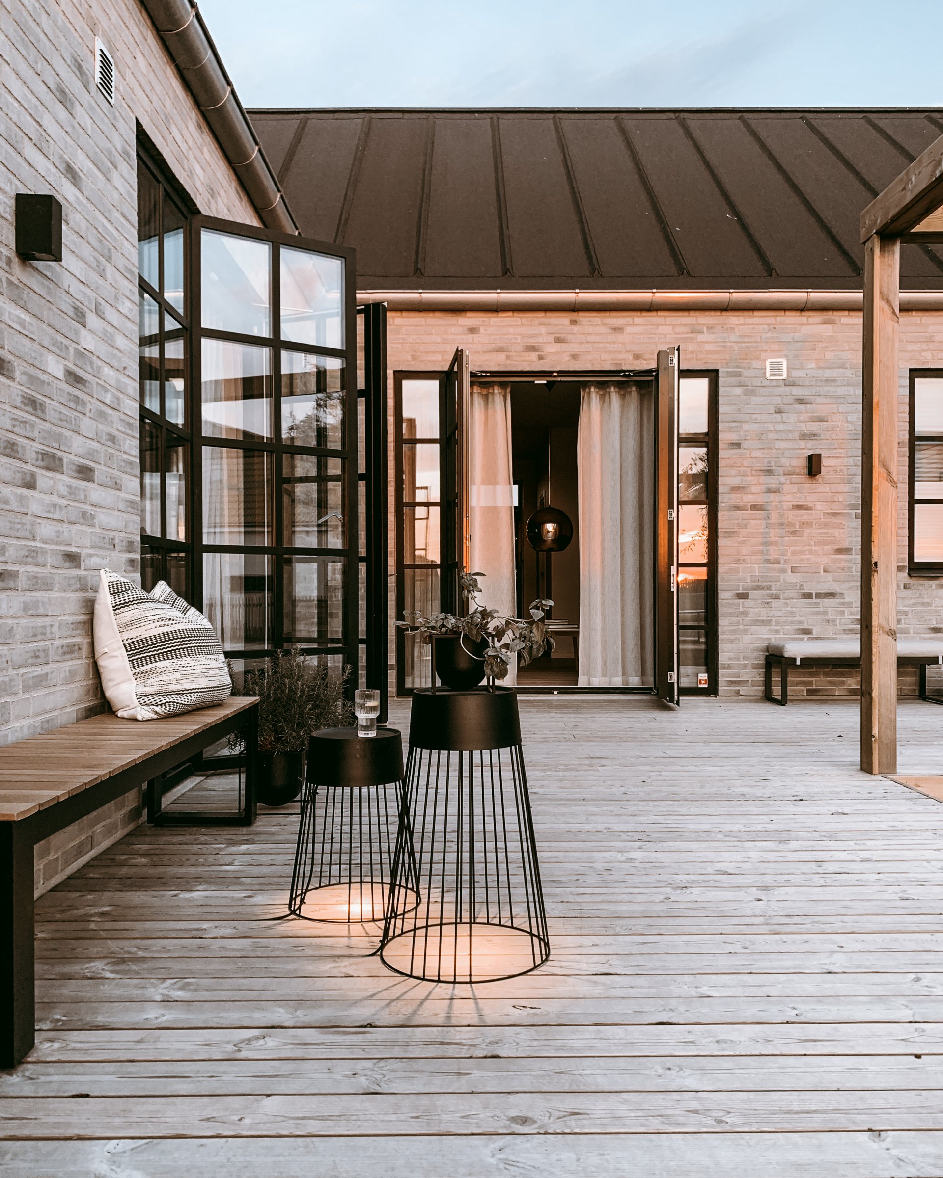 Koster 60 Stehleuchte Metall Schwarz IP44