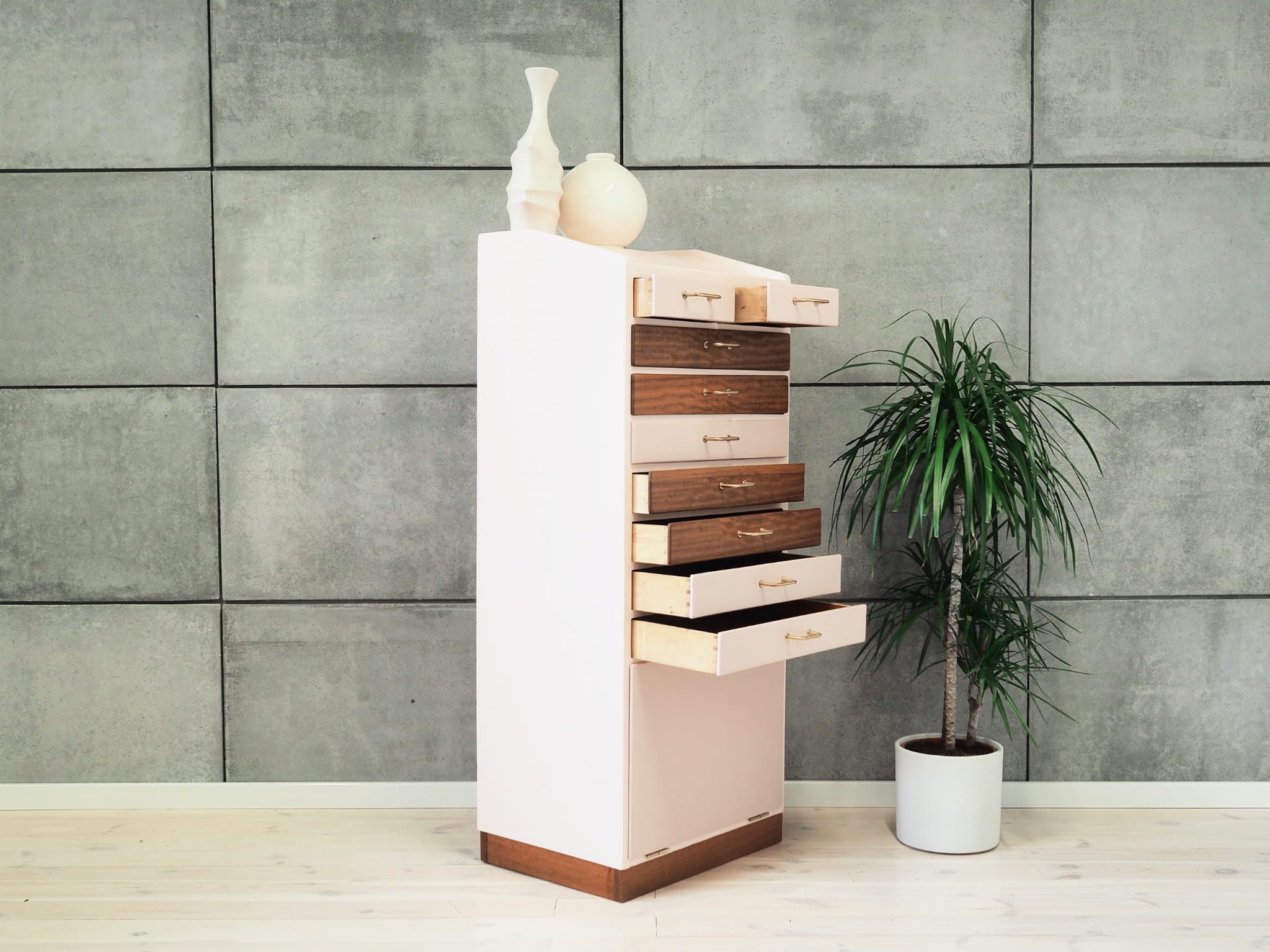 Vintage dresser Teak wood Light pink 1970s
