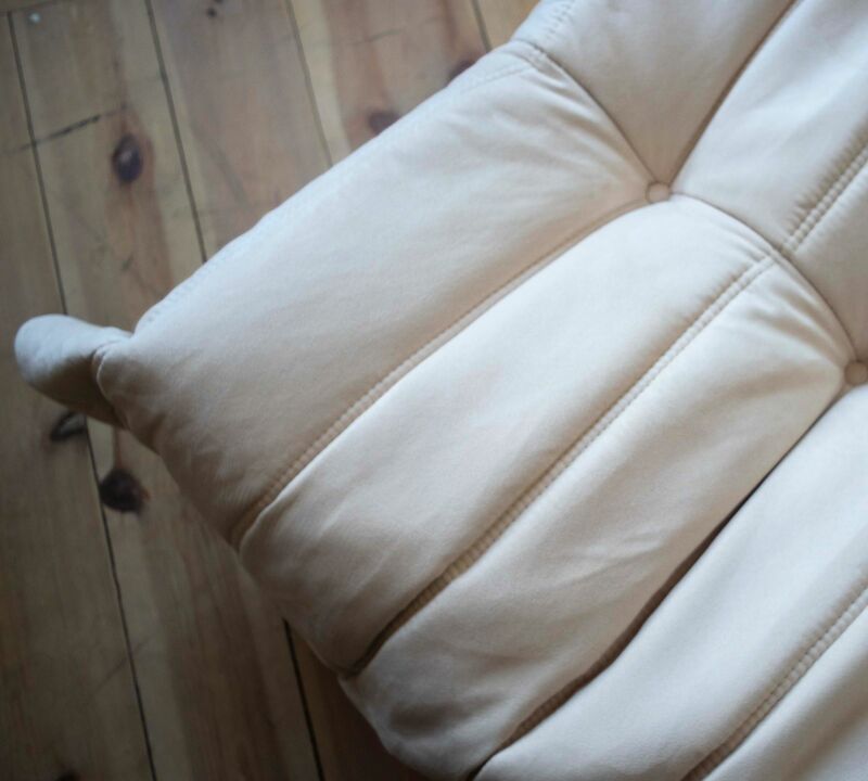 Togo Sessel und Ottoman Kunstleder Hellbeige