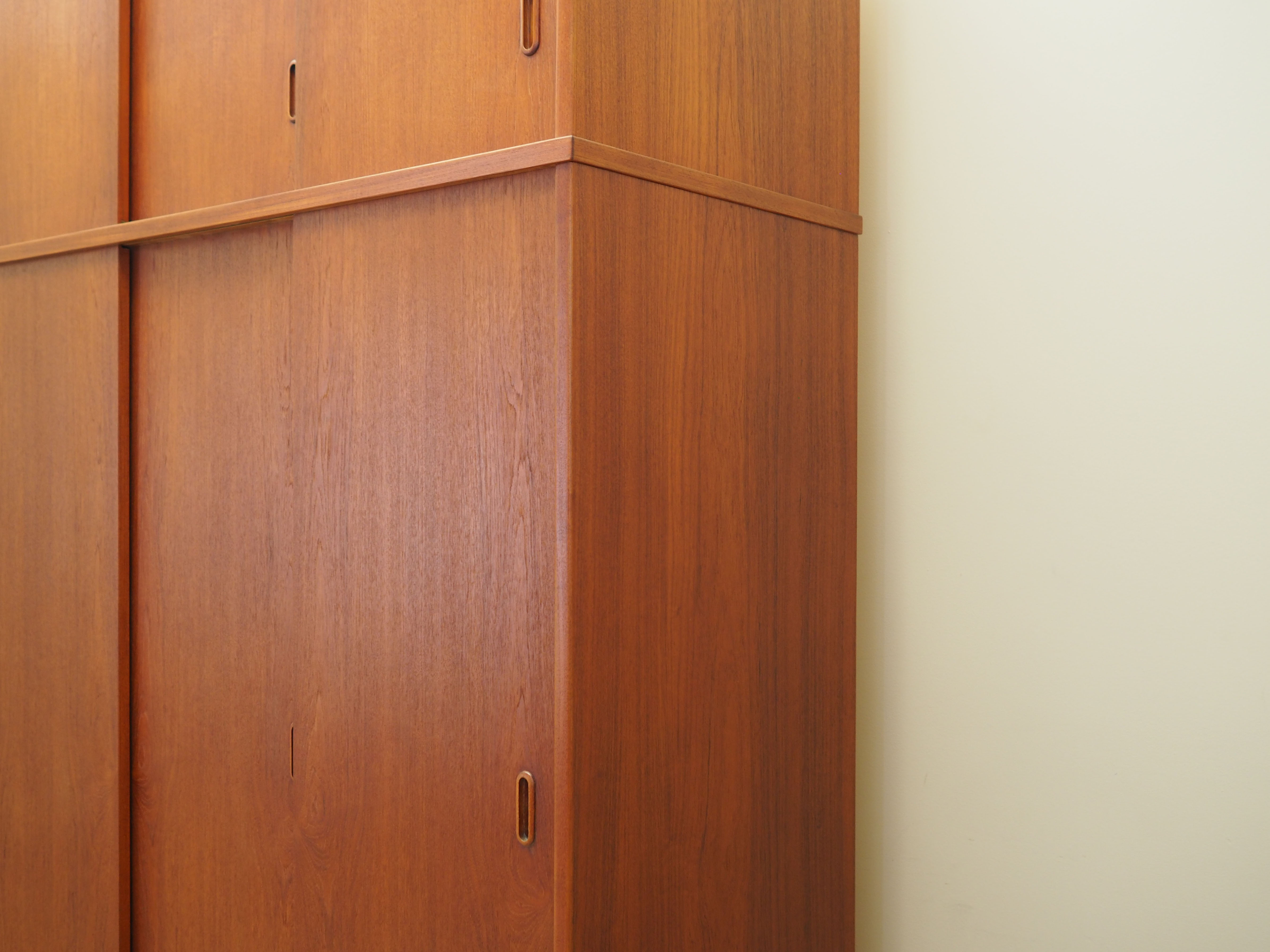 Kleiderschrank Teakholz 1970er Jahre